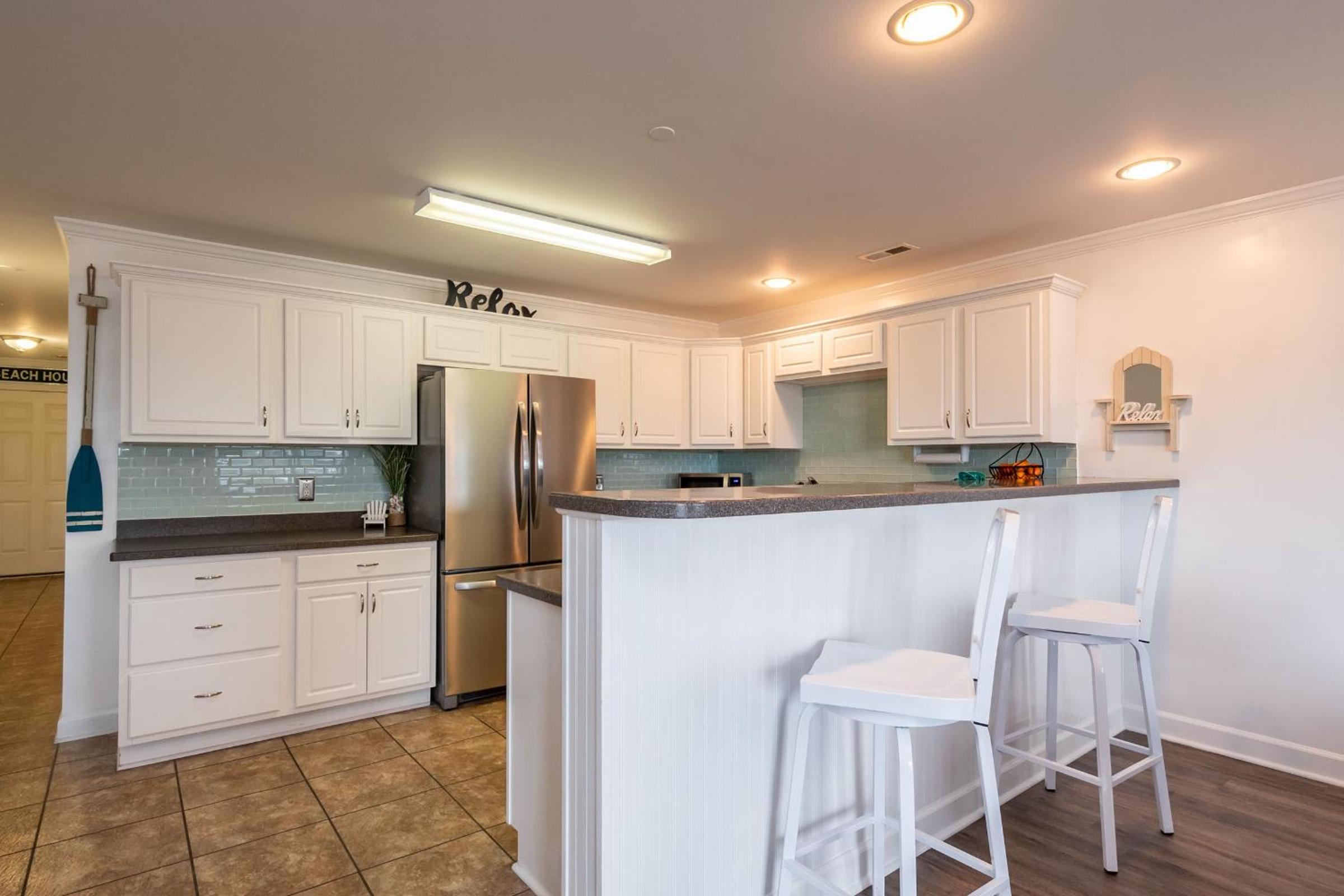 Tres Pajaritos by Oak Island Accommodations