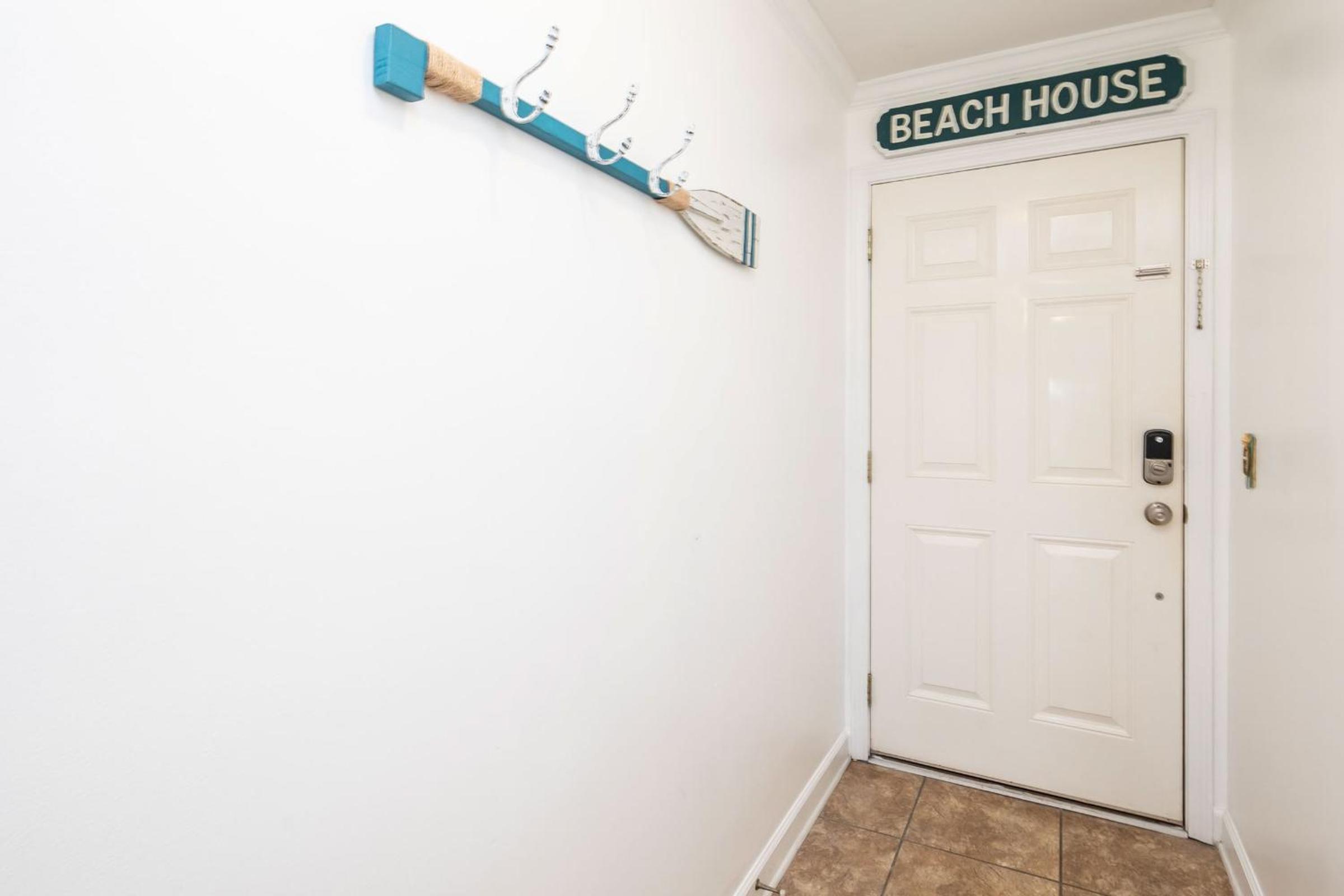 Tres Pajaritos by Oak Island Accommodations