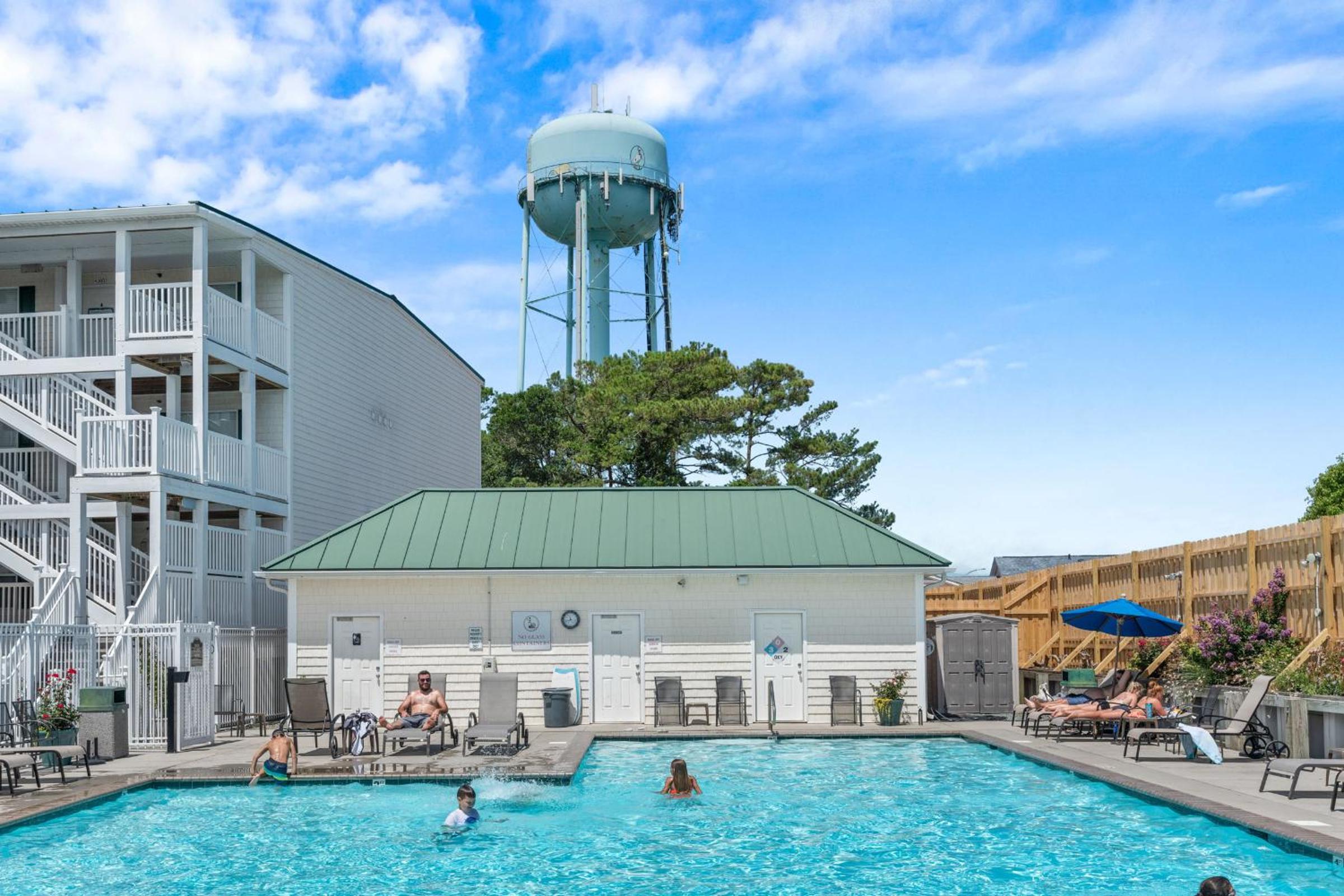 Tres Pajaritos by Oak Island Accommodations