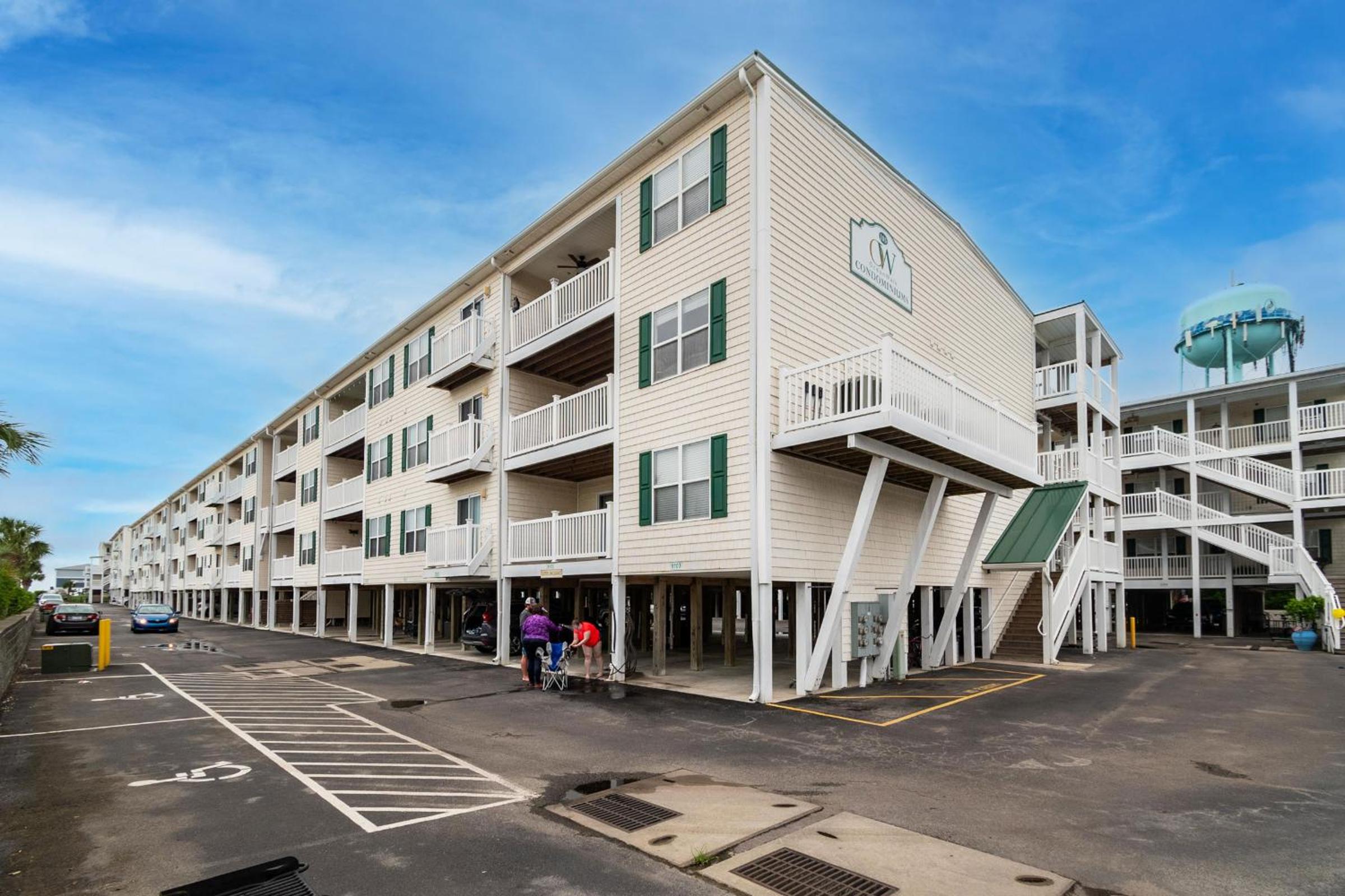 Tres Pajaritos by Oak Island Accommodations