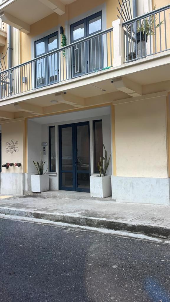 2br aptSurrounded by history with Modern Amenities