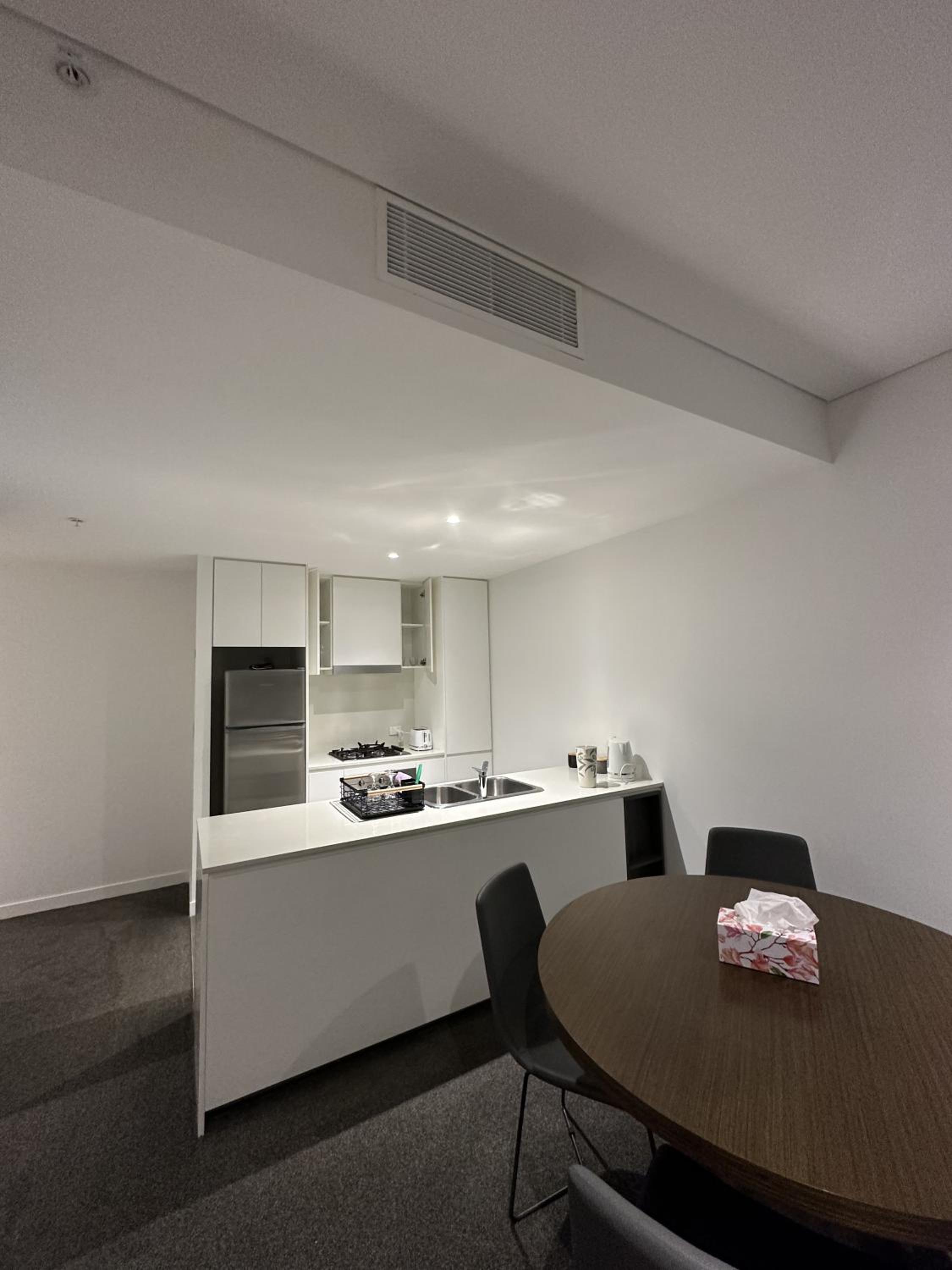 Chatswood CBD Modern Apartment