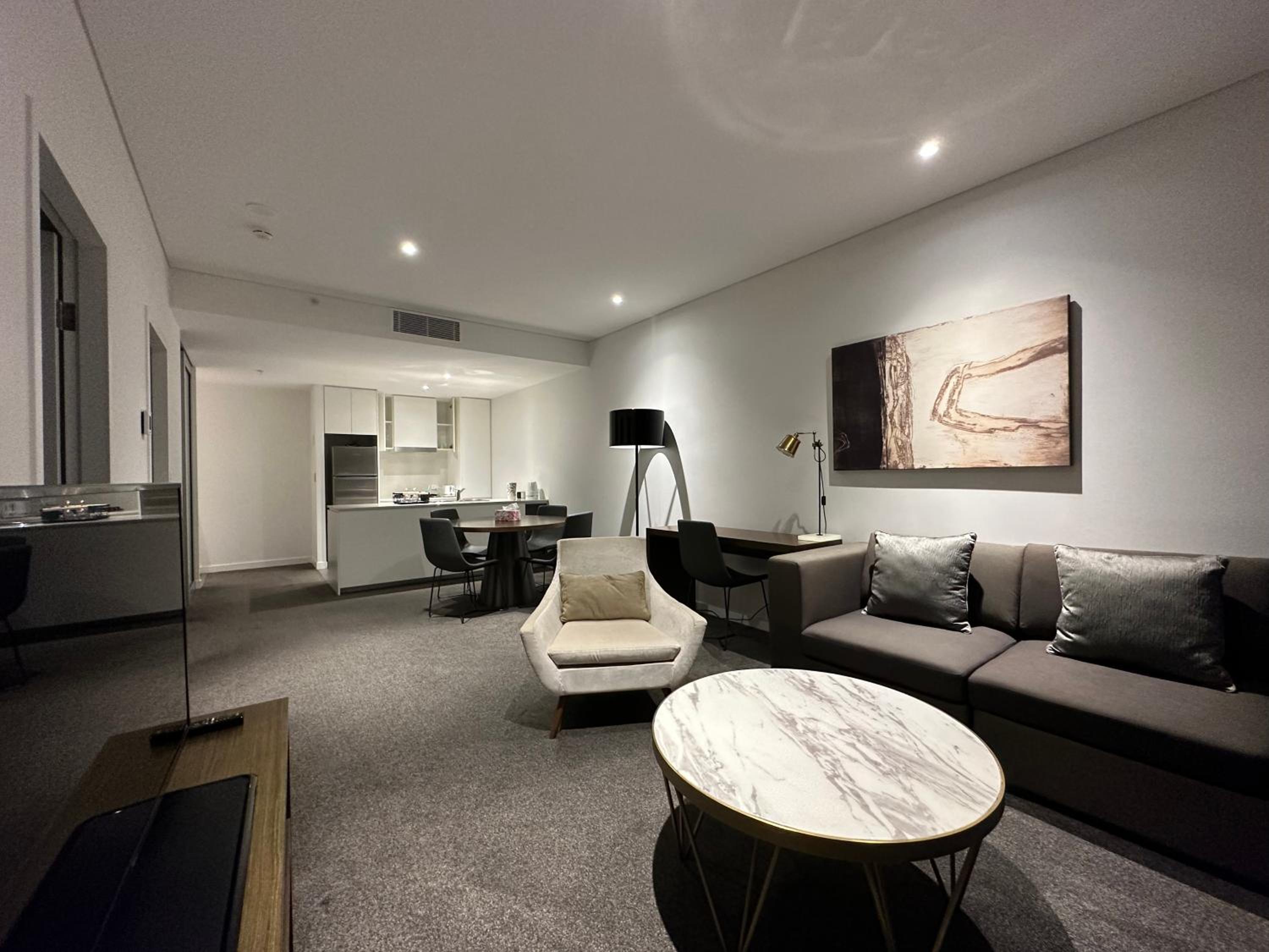 Chatswood CBD Modern Apartment