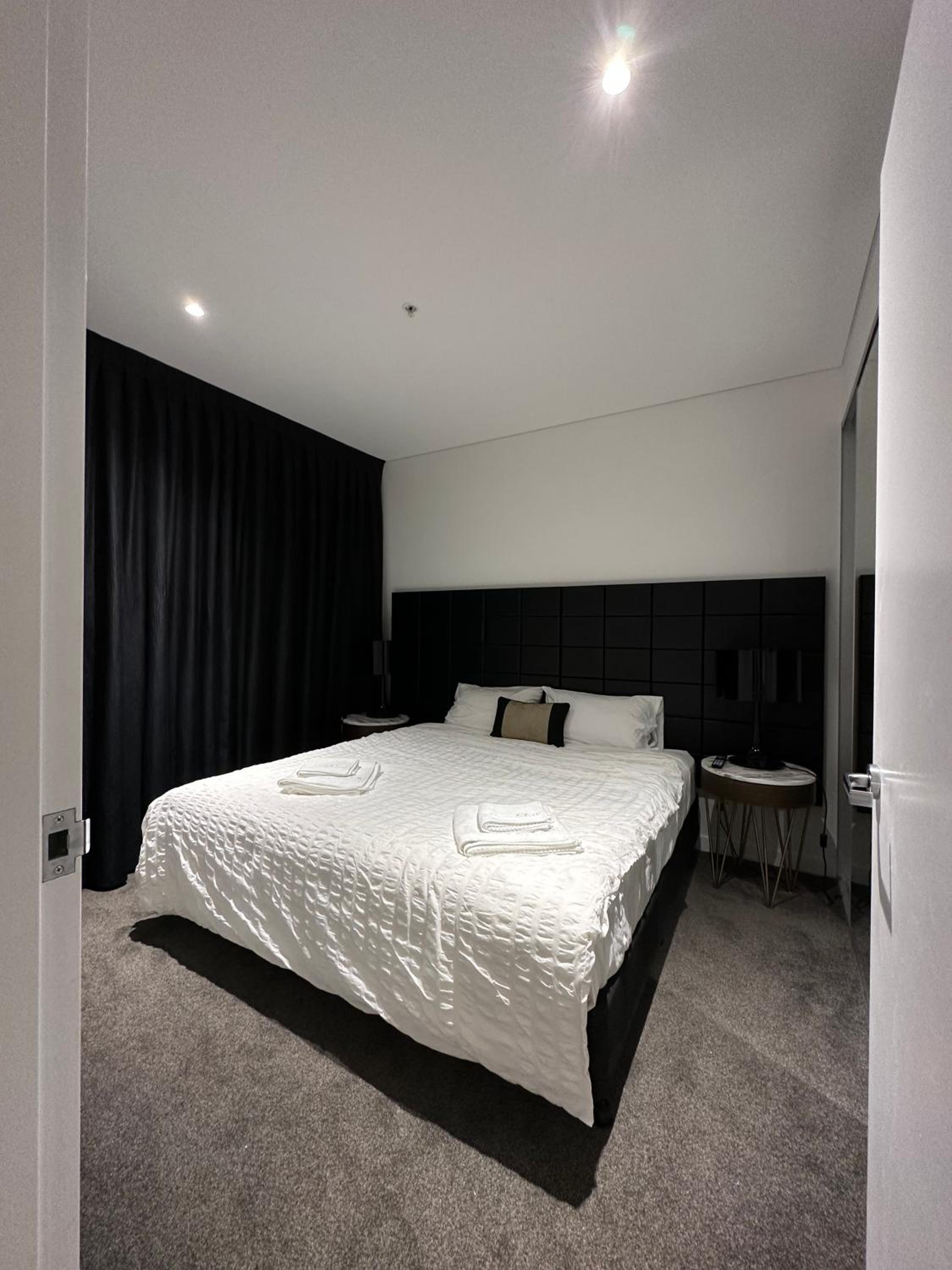 Chatswood CBD Modern Apartment