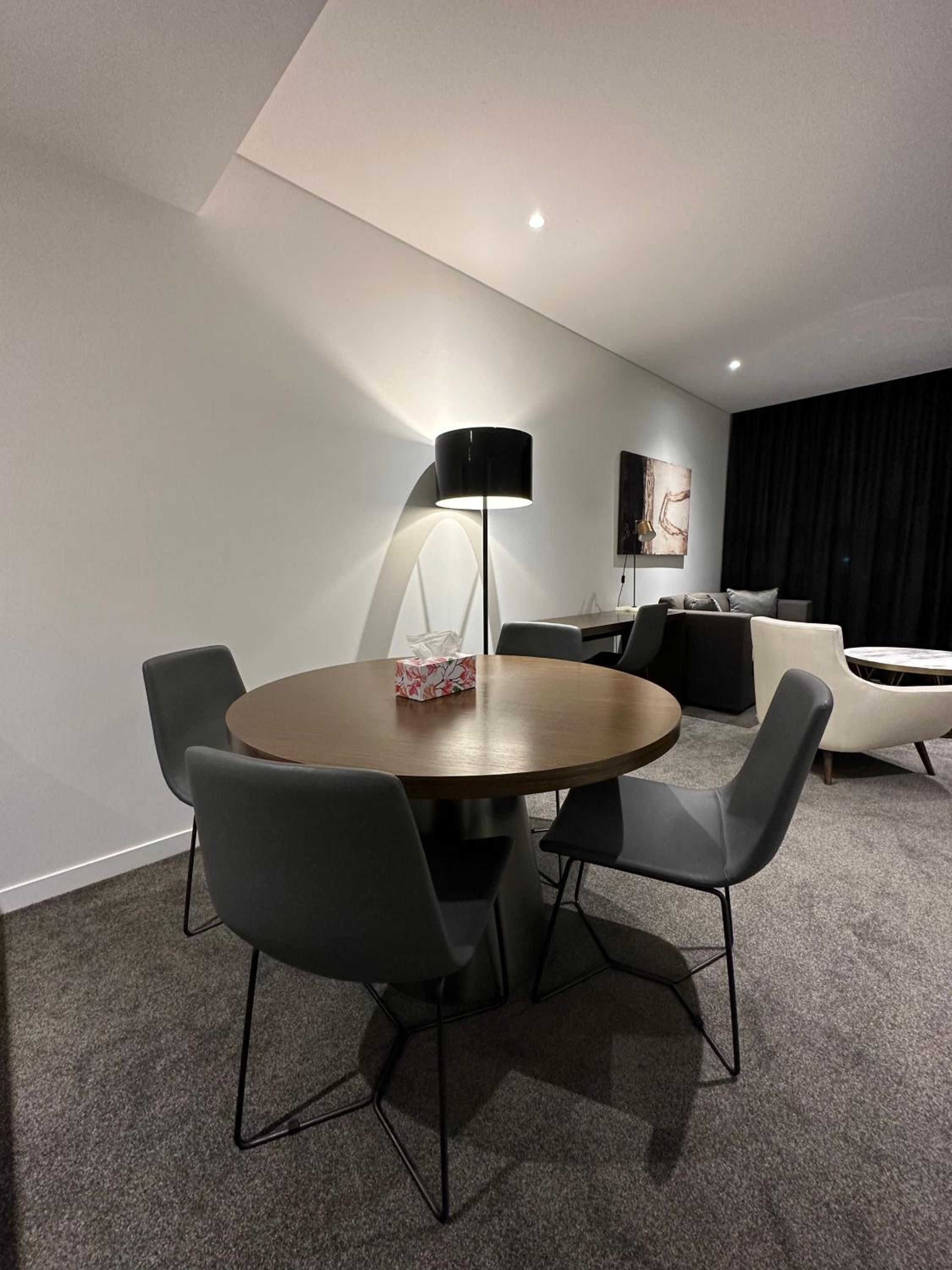 Chatswood CBD Modern Apartment