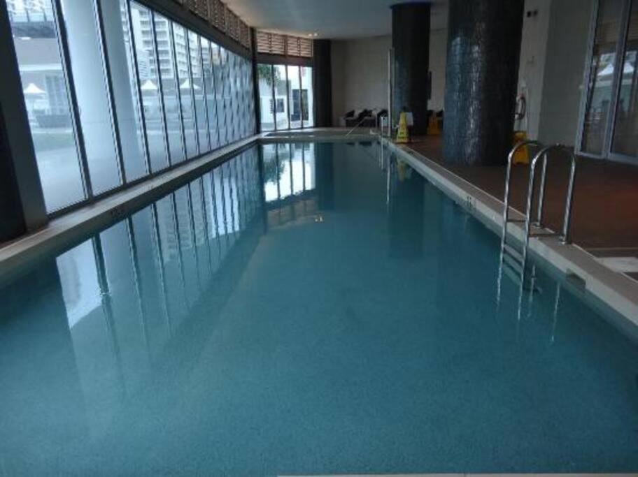 Spectacular 19th Floor Apartment in Heart of Surfers Paradise
