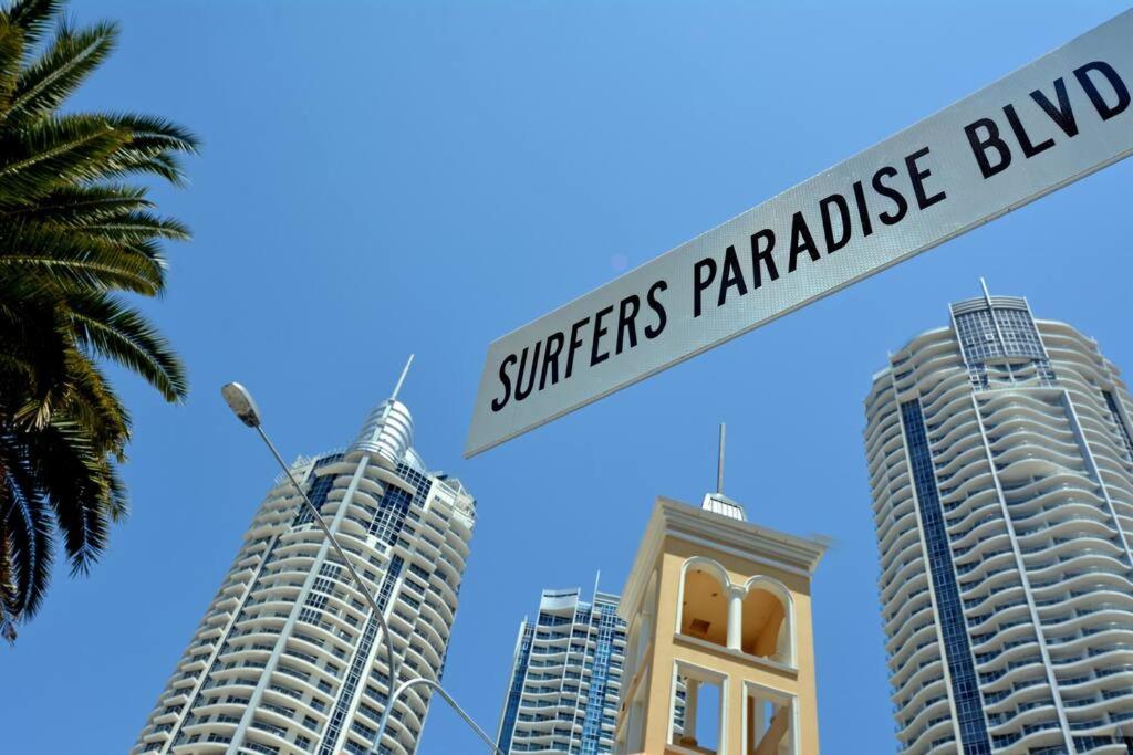 Spectacular 19th Floor Apartment in Heart of Surfers Paradise