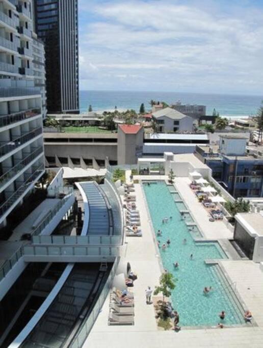 Spectacular 19th Floor Apartment in Heart of Surfers Paradise
