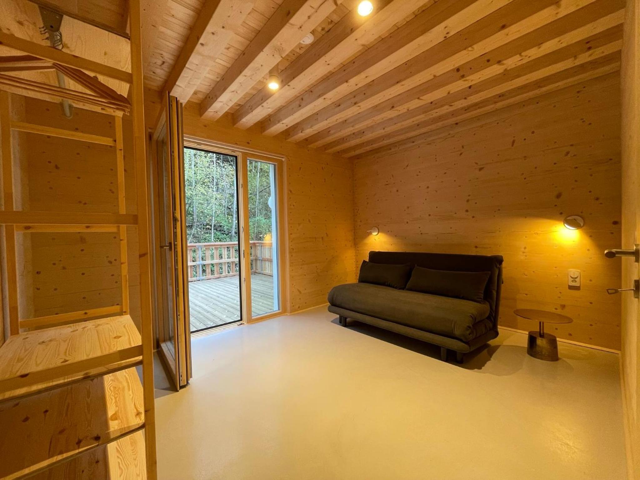 Mondholz - Urban Inn 24-7