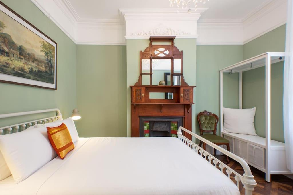 The East-Redfern Mansion on Chelsea