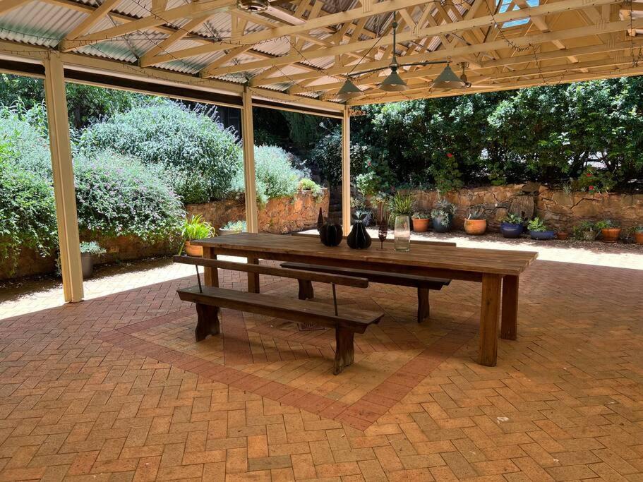 Wonga - A secluded oasis in the heart of Parkes
