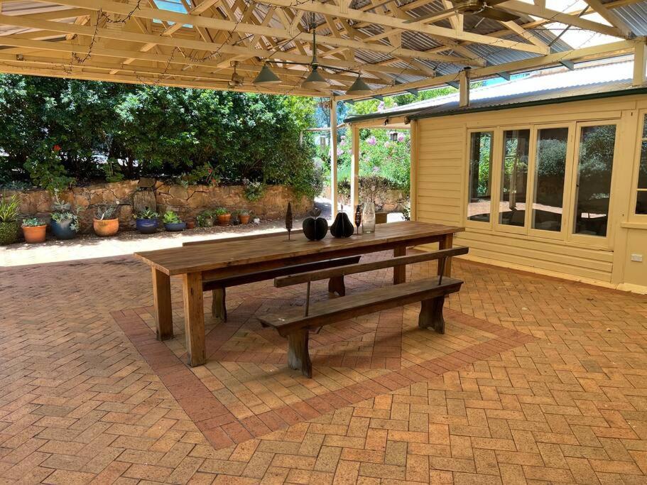 Wonga - A secluded oasis in the heart of Parkes