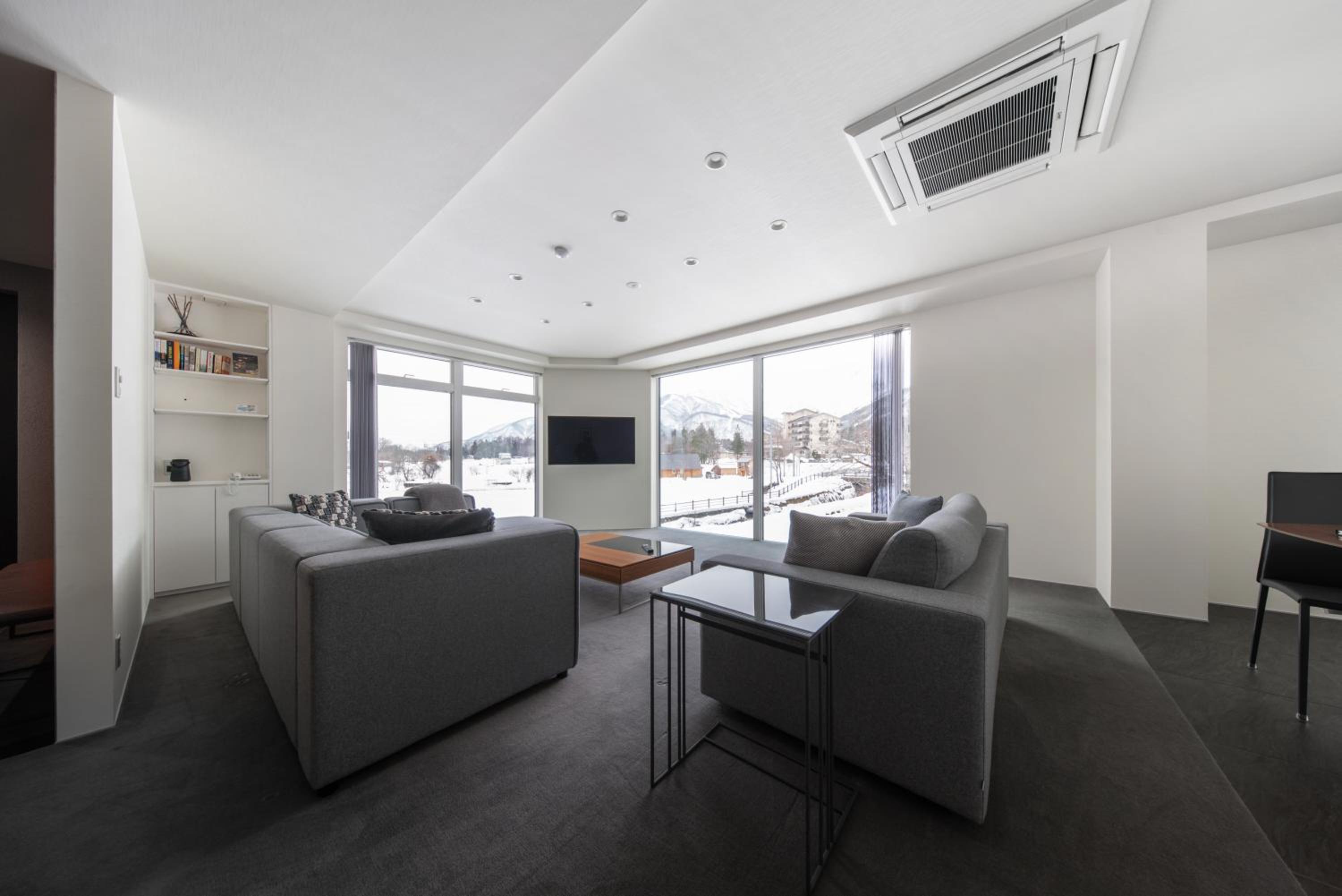 Bluebird Apartments by The Hakuba Collection