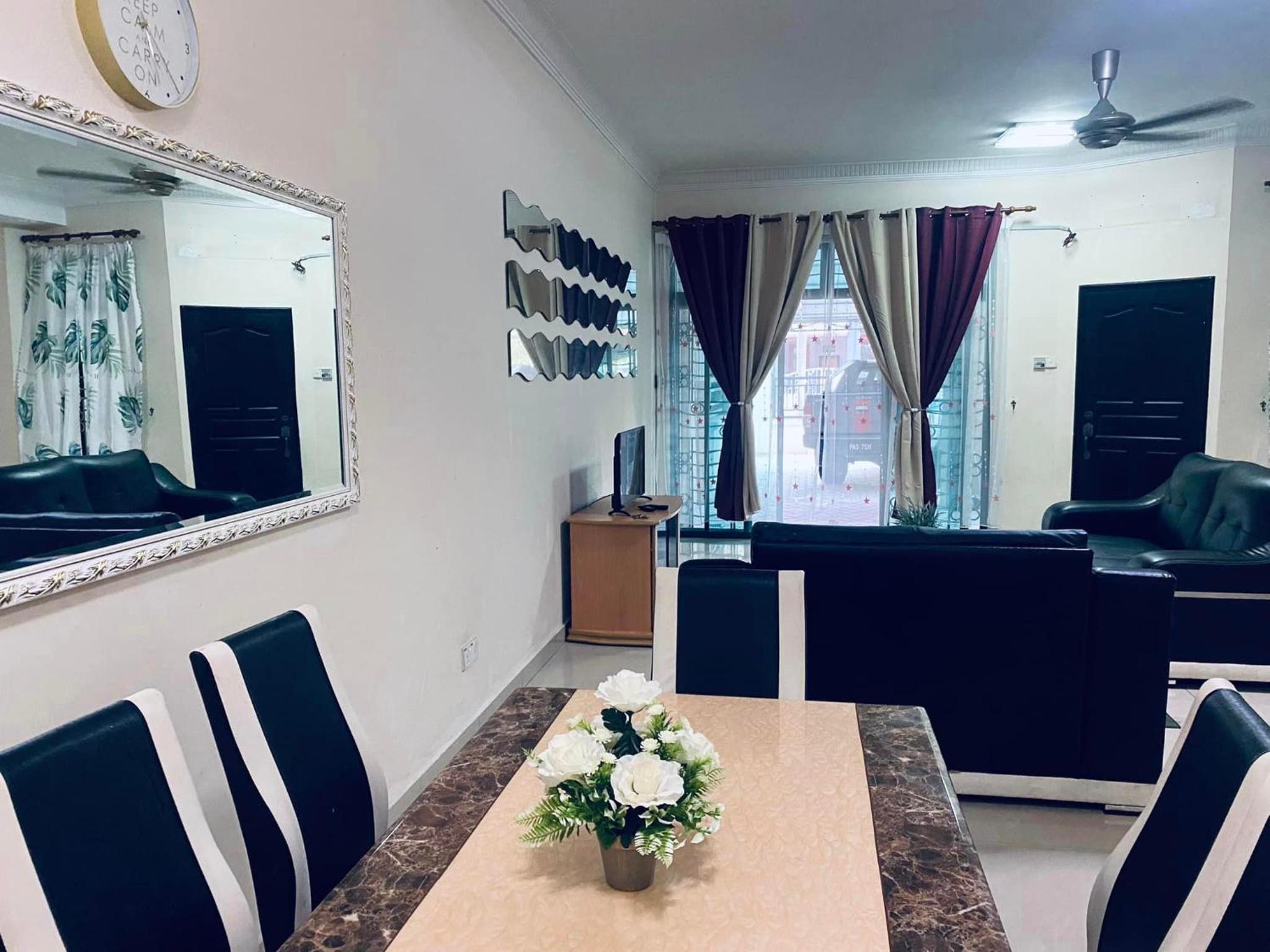 KLIA REDZA HOMESTAY WARISAN INDAH photo 4