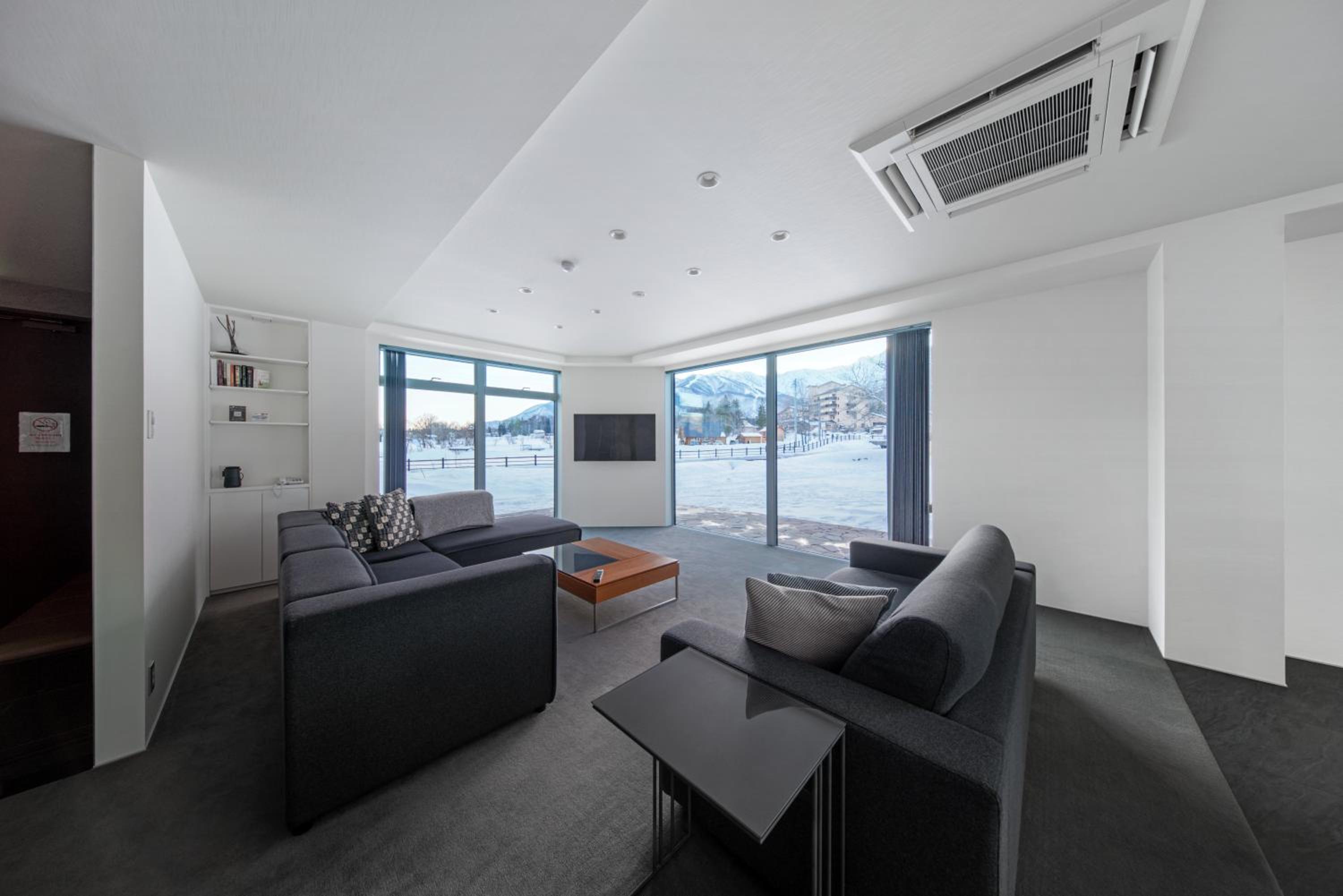 Bluebird Apartments by The Hakuba Collection