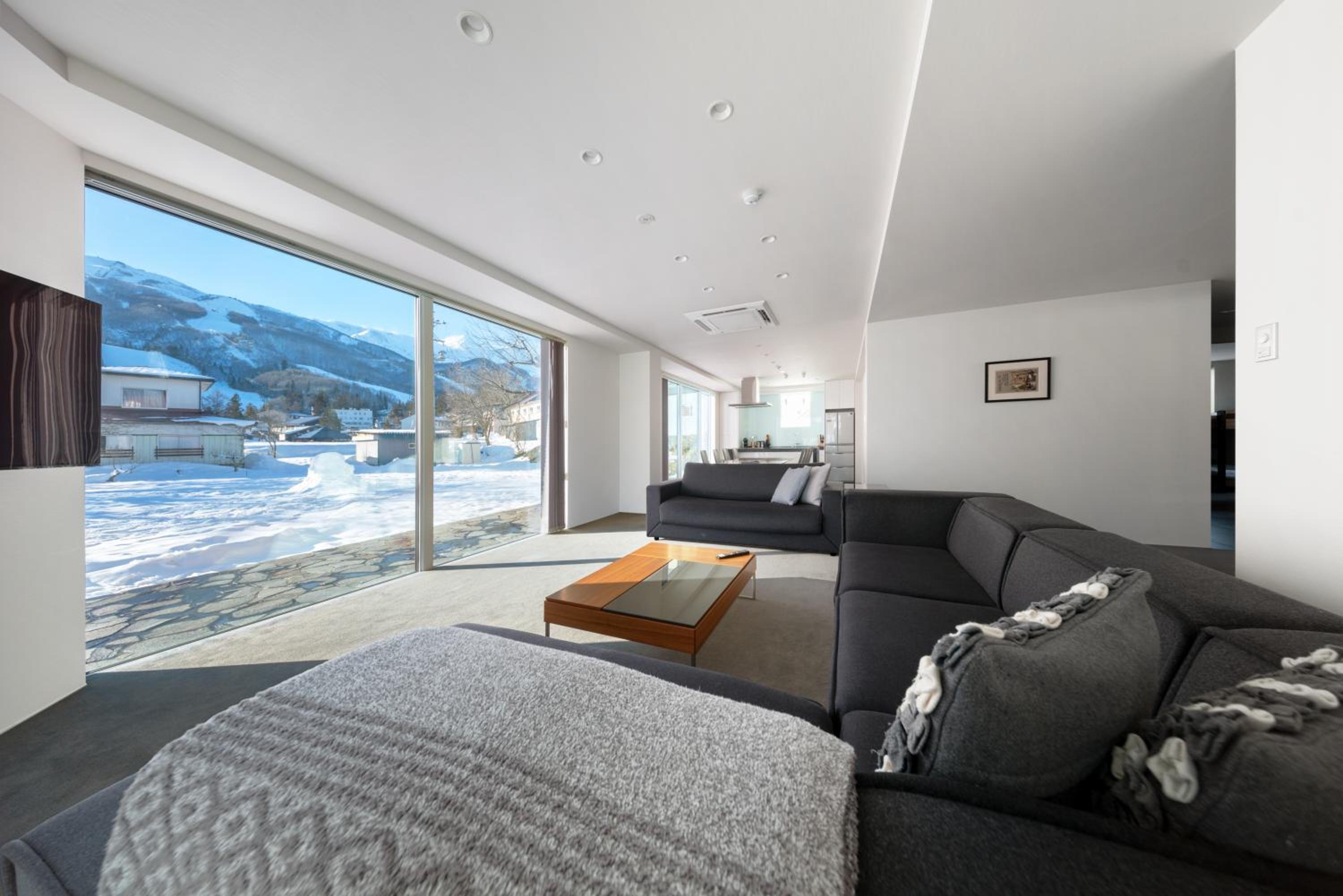 Bluebird Apartments by The Hakuba Collection