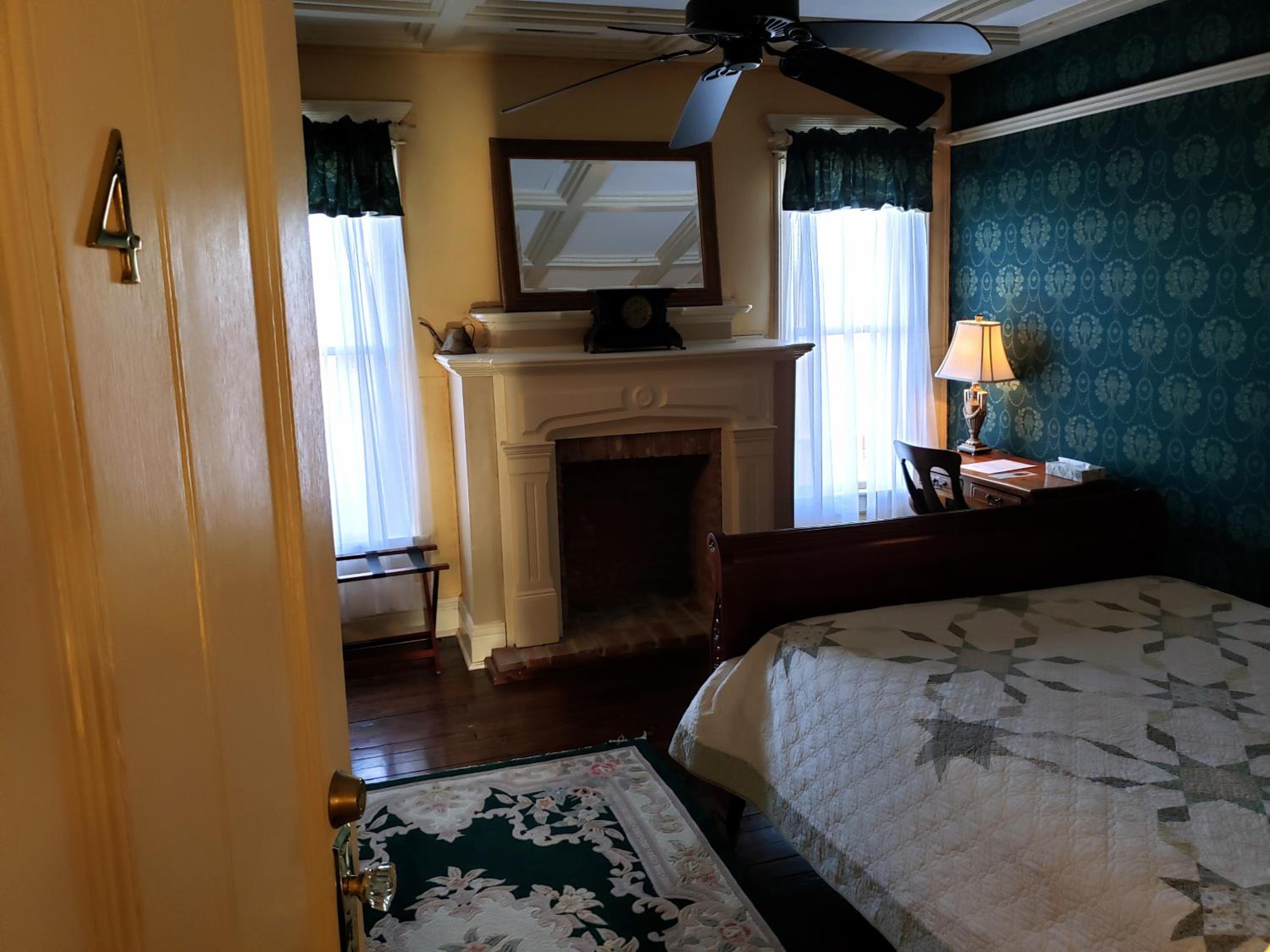 Iron Horse Hotel