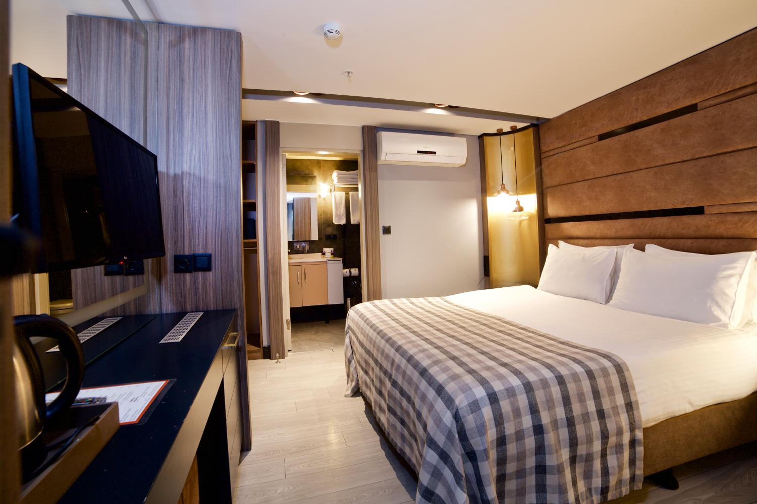 Dosso Dossi Otelleri Laleli - Image 23