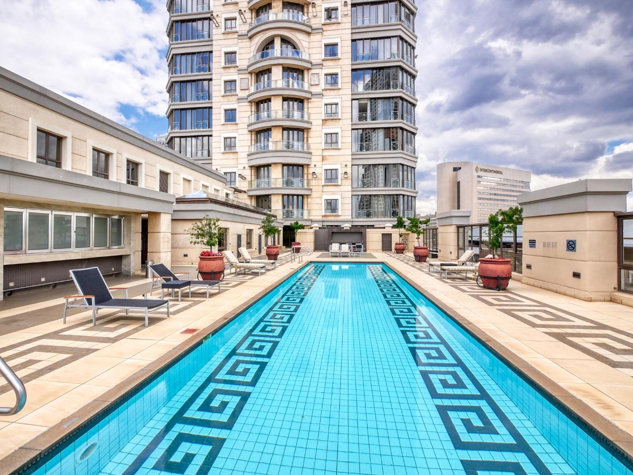 Johannesburg Vacations - Apartment at Michelangelo Towers - Property Image 10