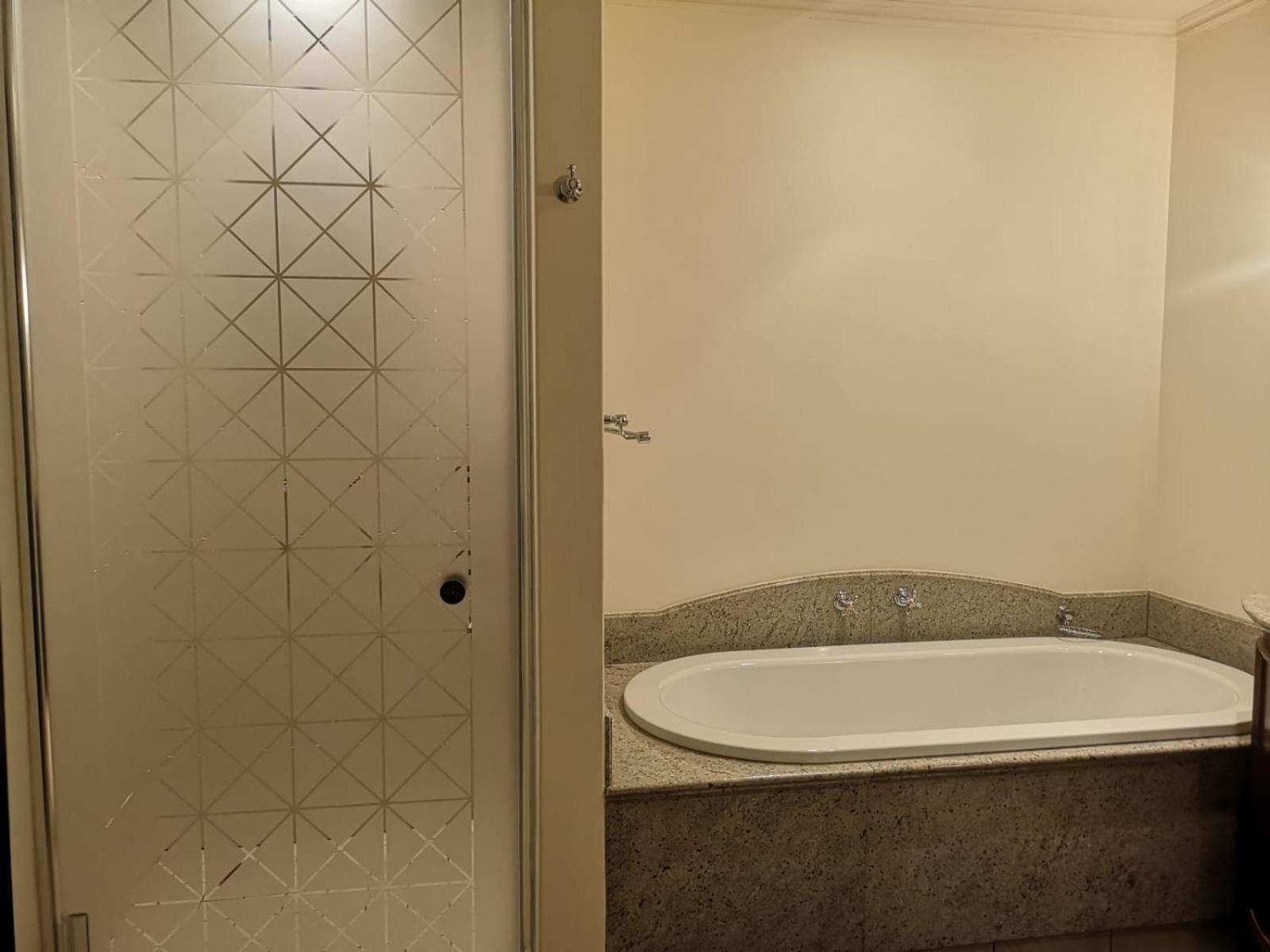 Johannesburg Vacations - Apartment at Michelangelo Towers - Property Image 17