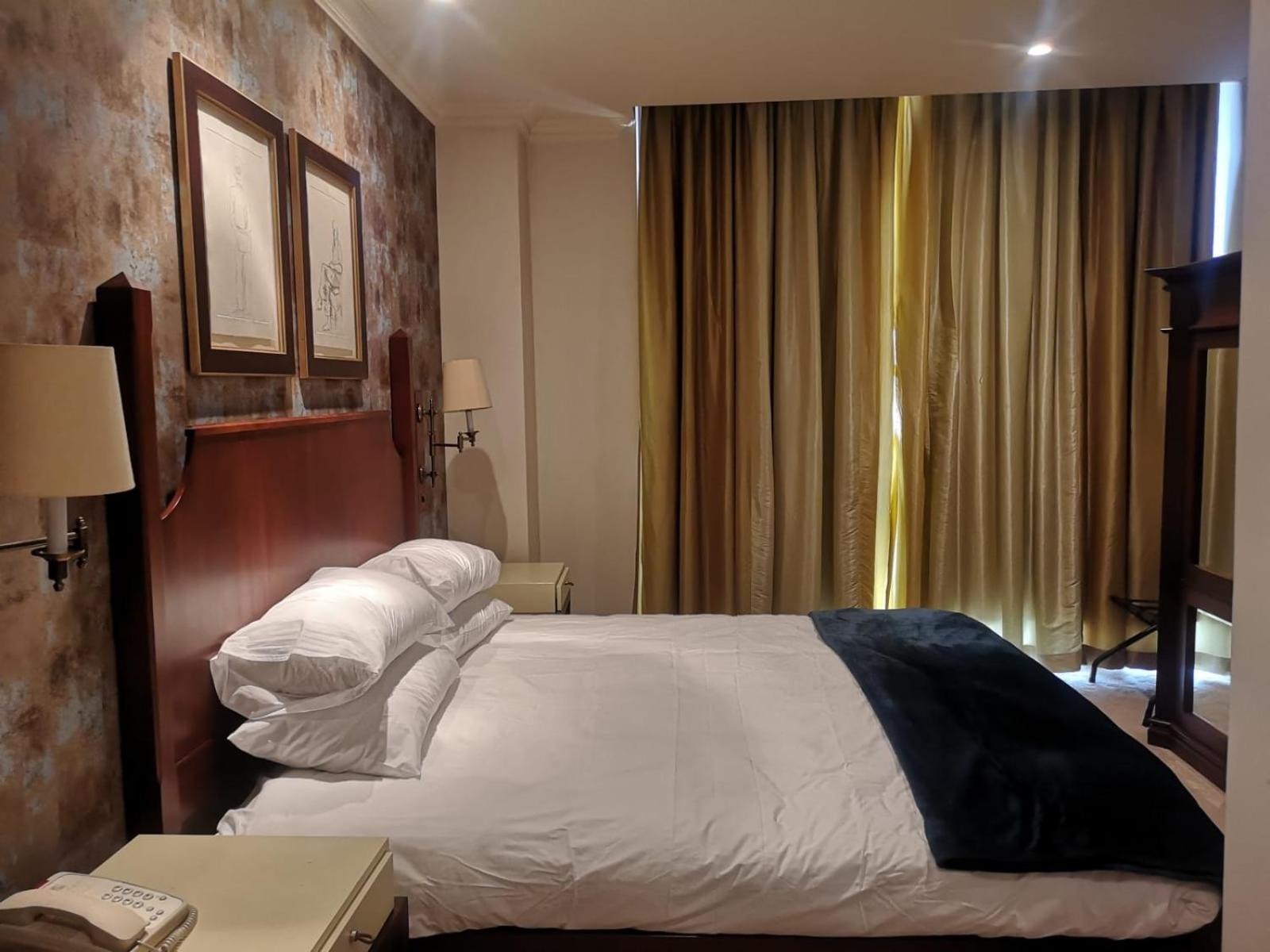 Johannesburg Vacations - Apartment at Michelangelo Towers - Property Image 13