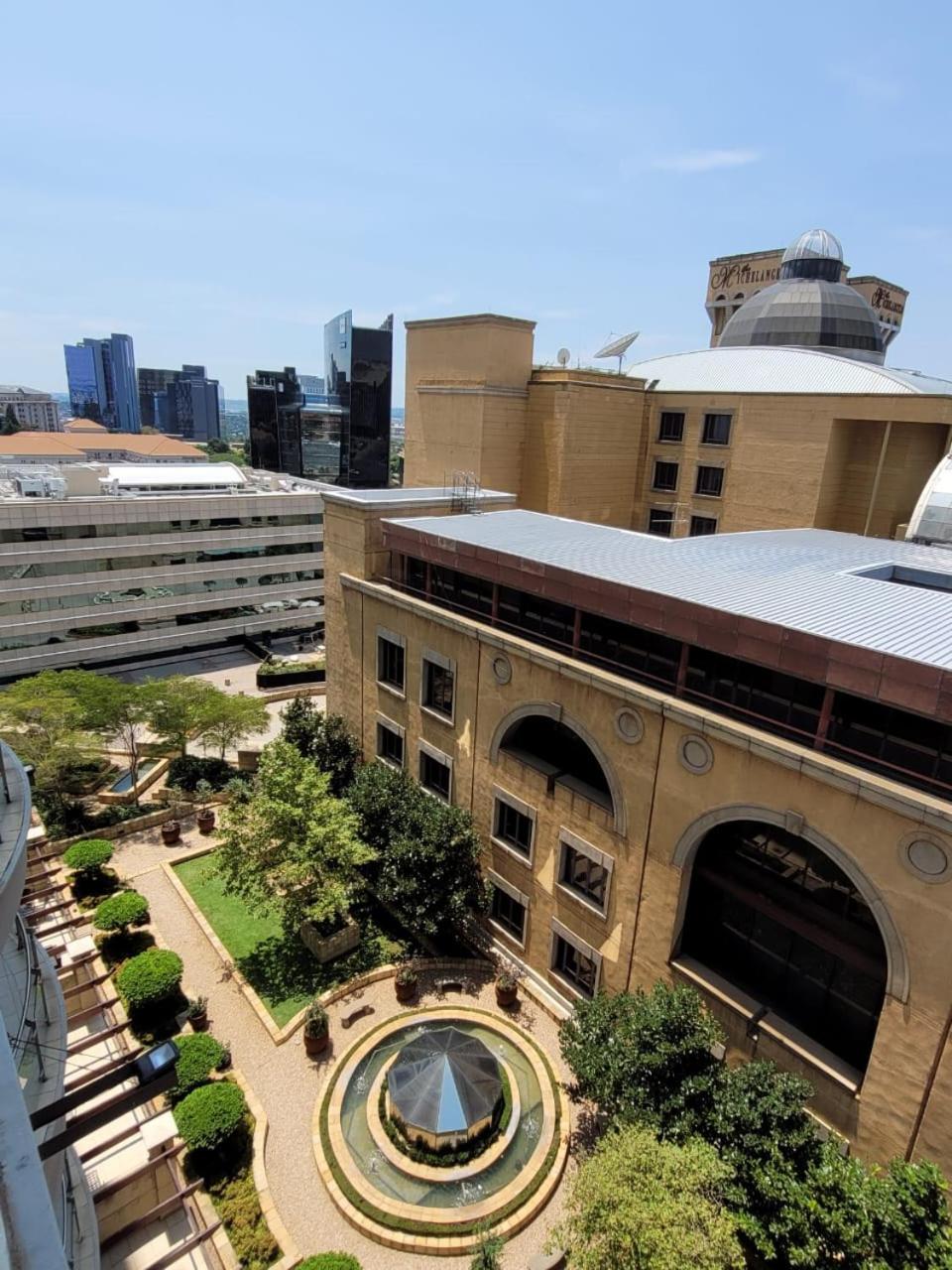Johannesburg Vacations - Apartment at Michelangelo Towers - Property Image 9