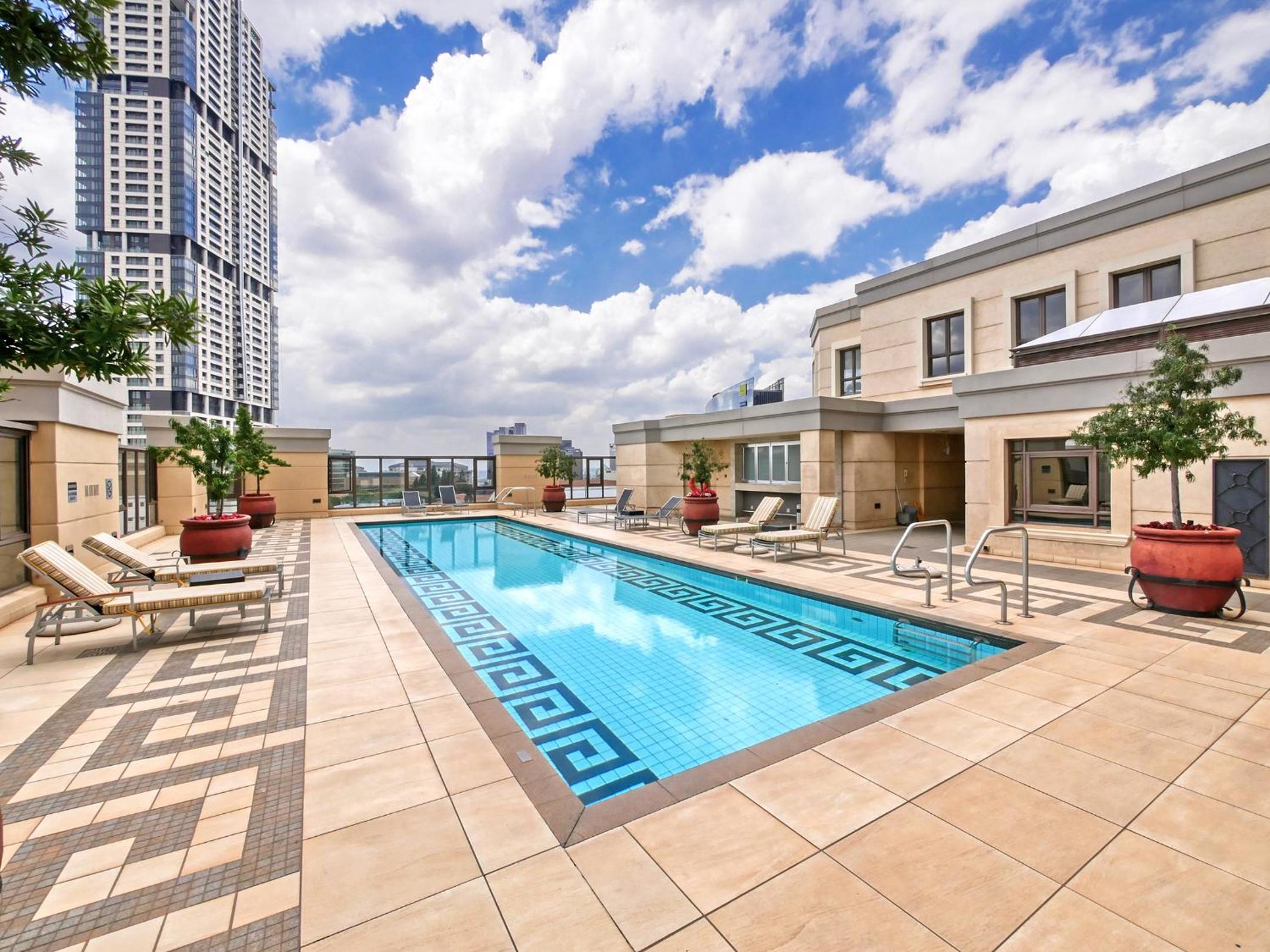 Johannesburg Vacations - Apartment at Michelangelo Towers - Property Image 4