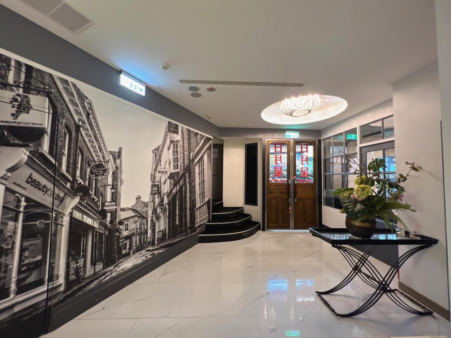 H Hotel
