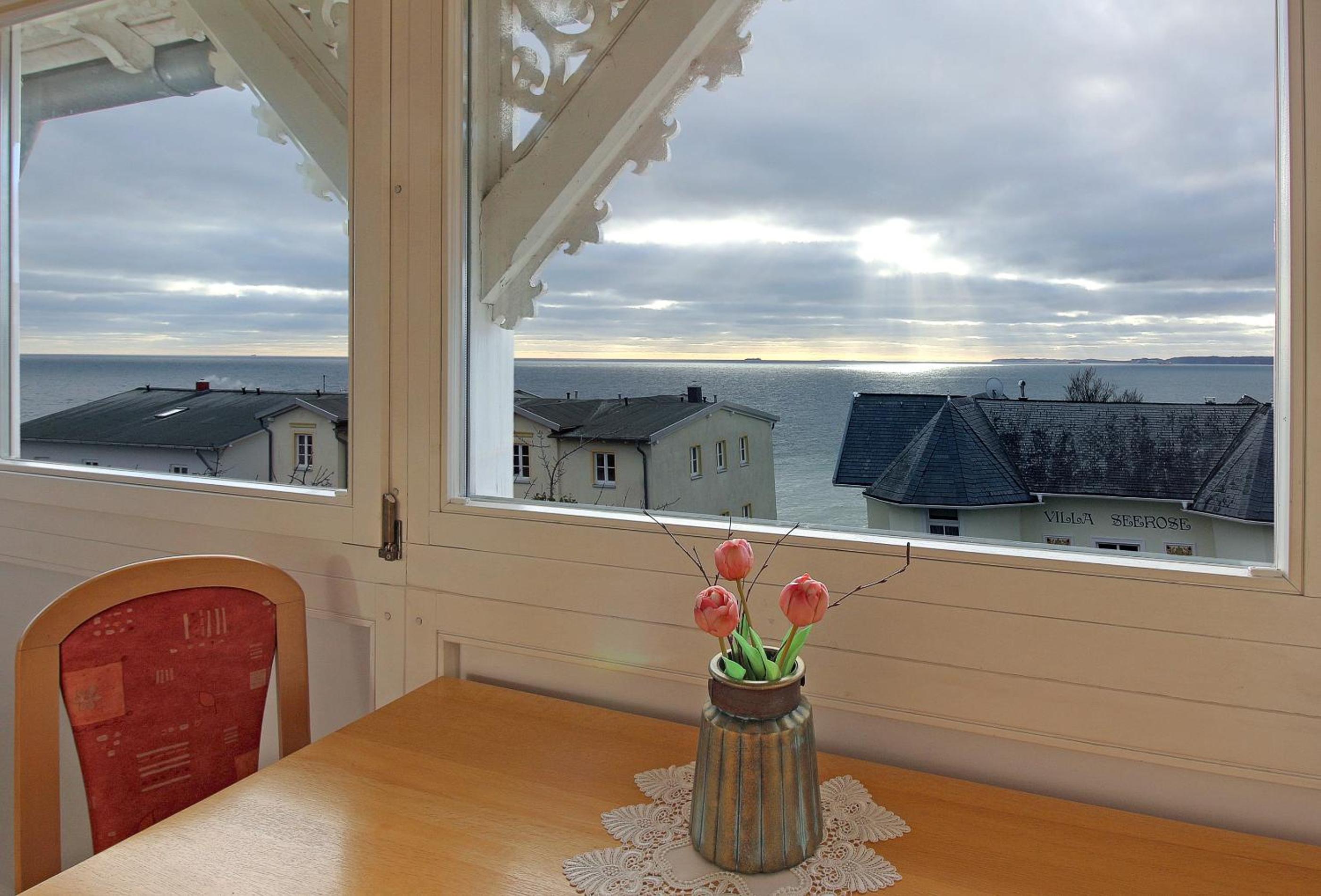 Villa Ostseelilie - Appartements mit Balkon und Meerblick