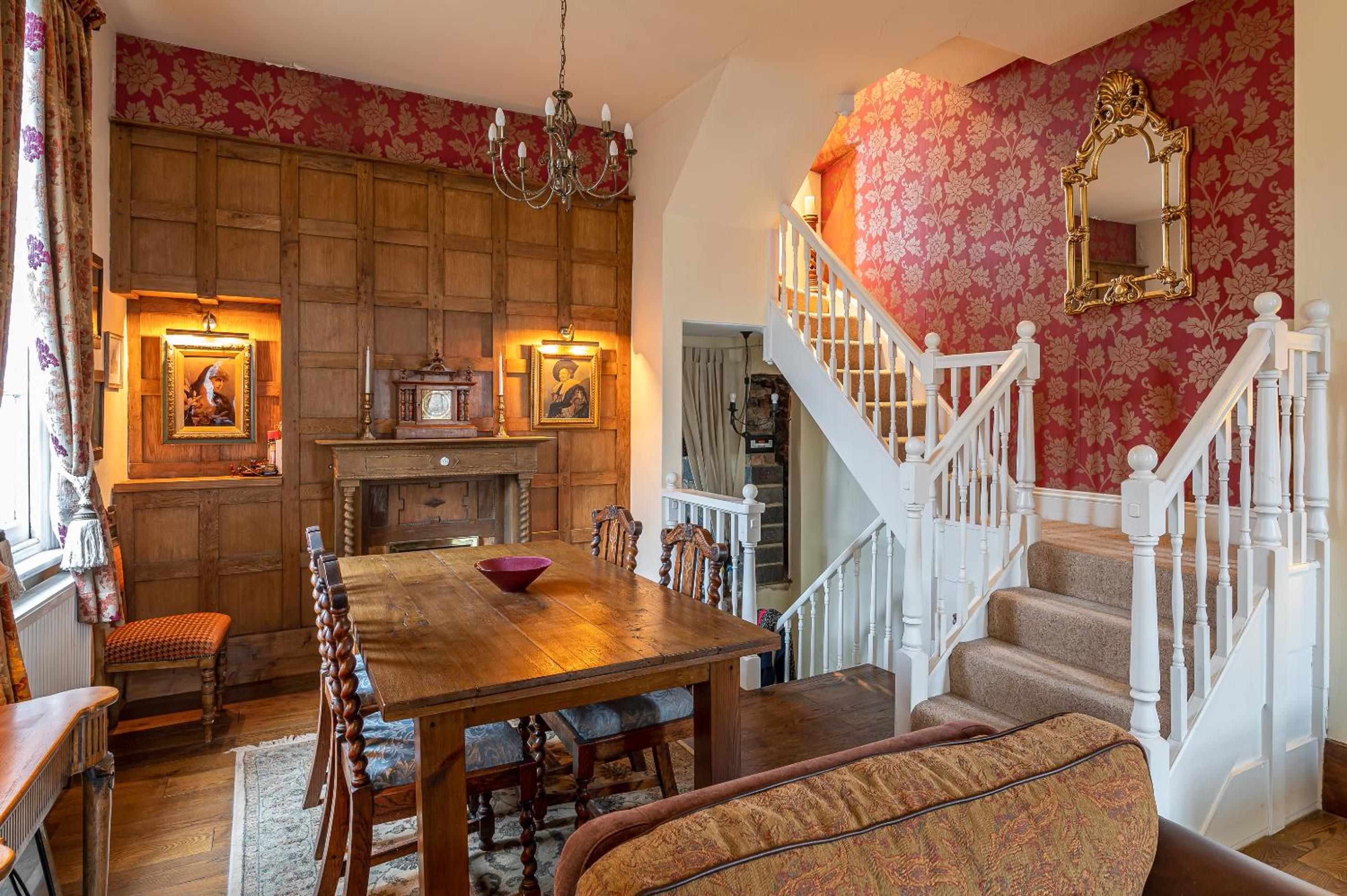 Crookback House