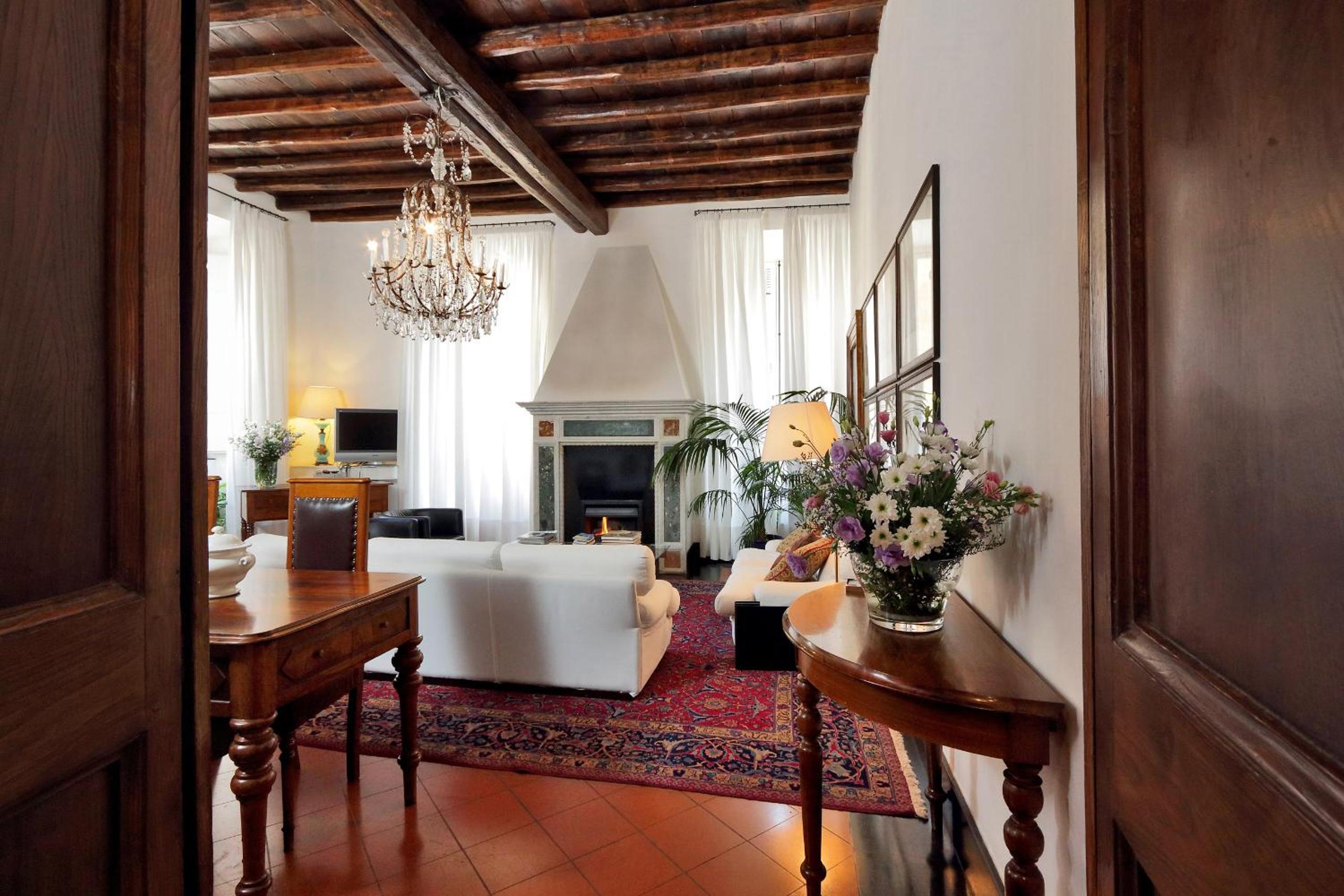 ROMAC Leone Apartments