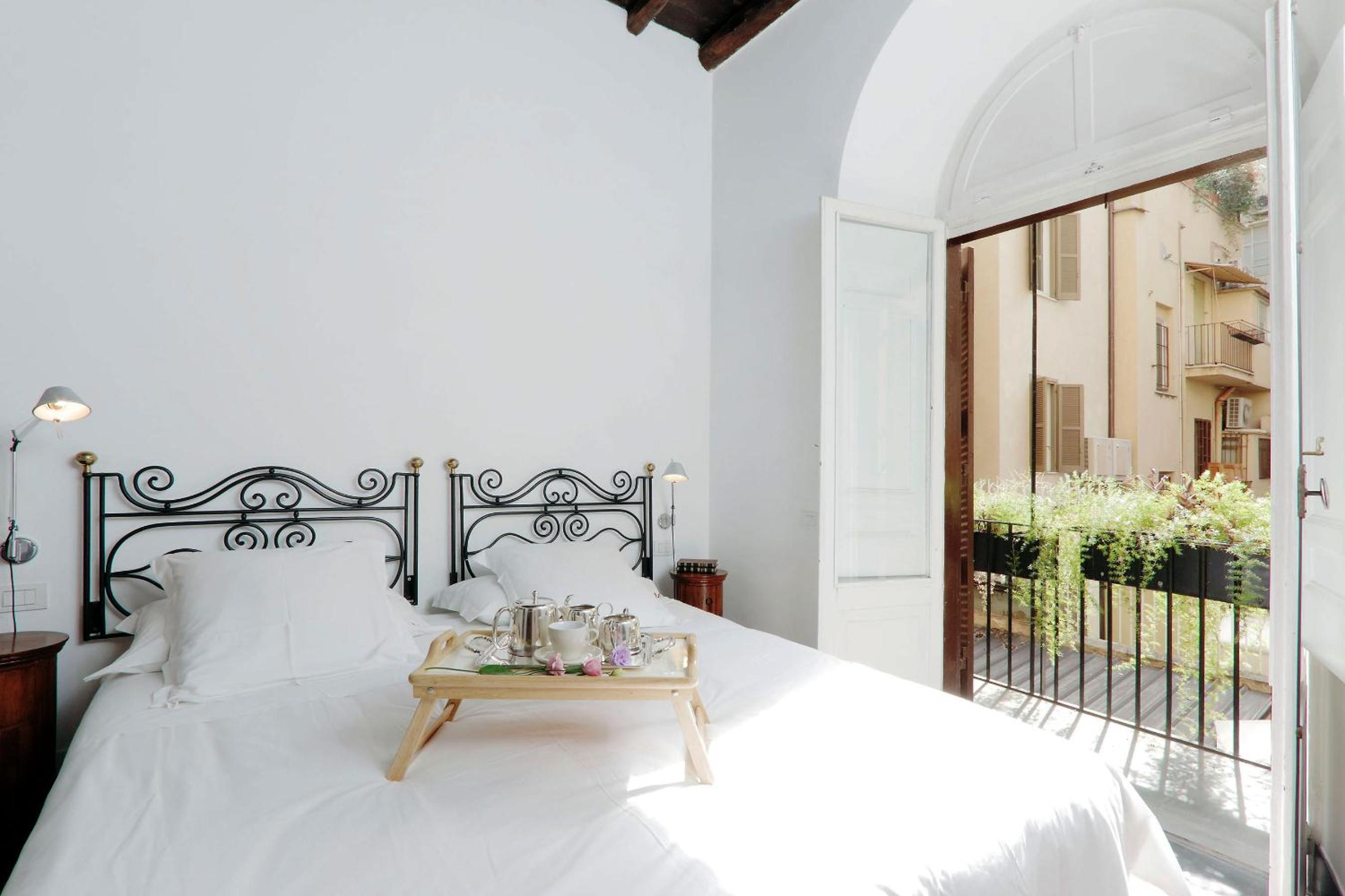 ROMAC Leone Apartments