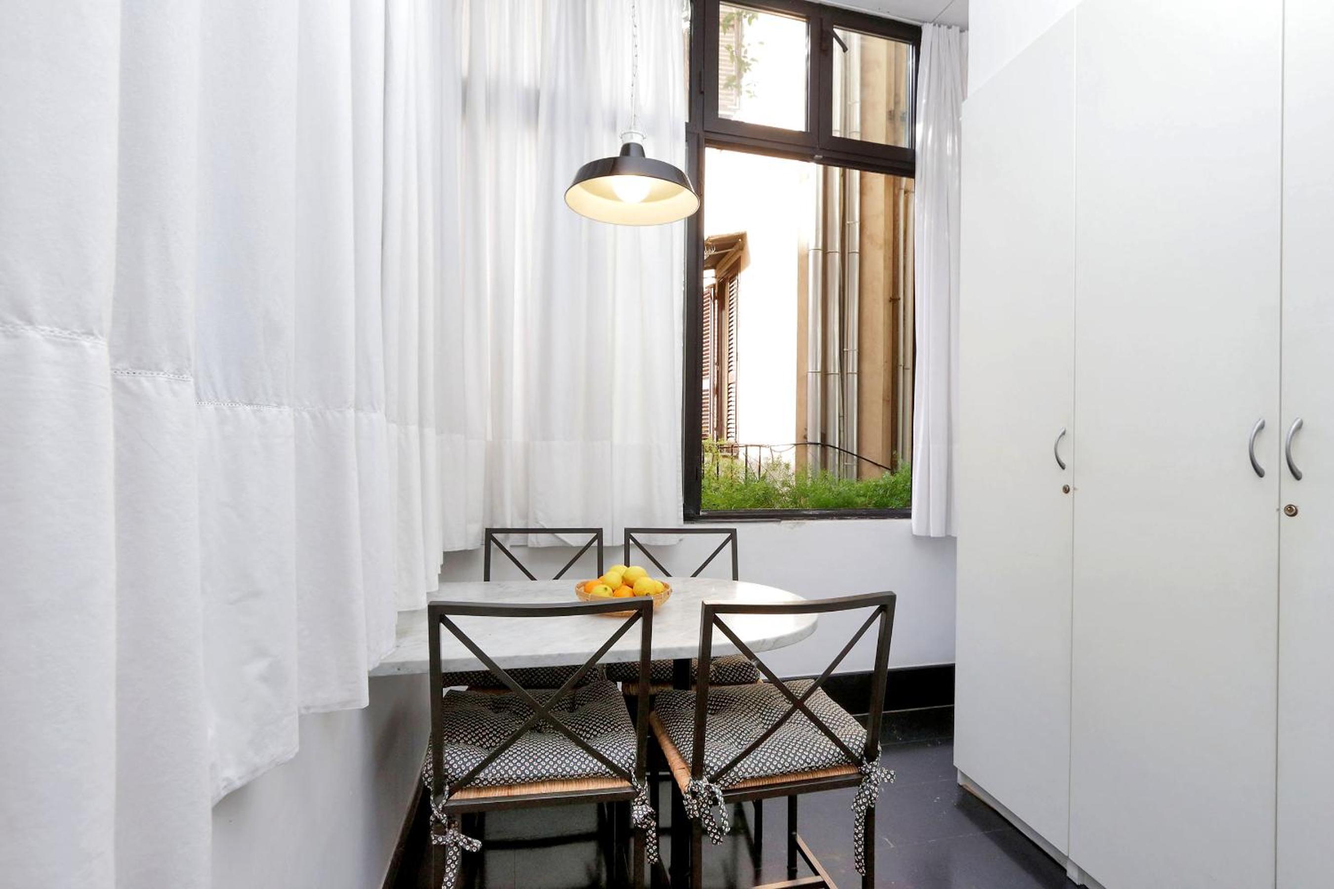 ROMAC Leone Apartments