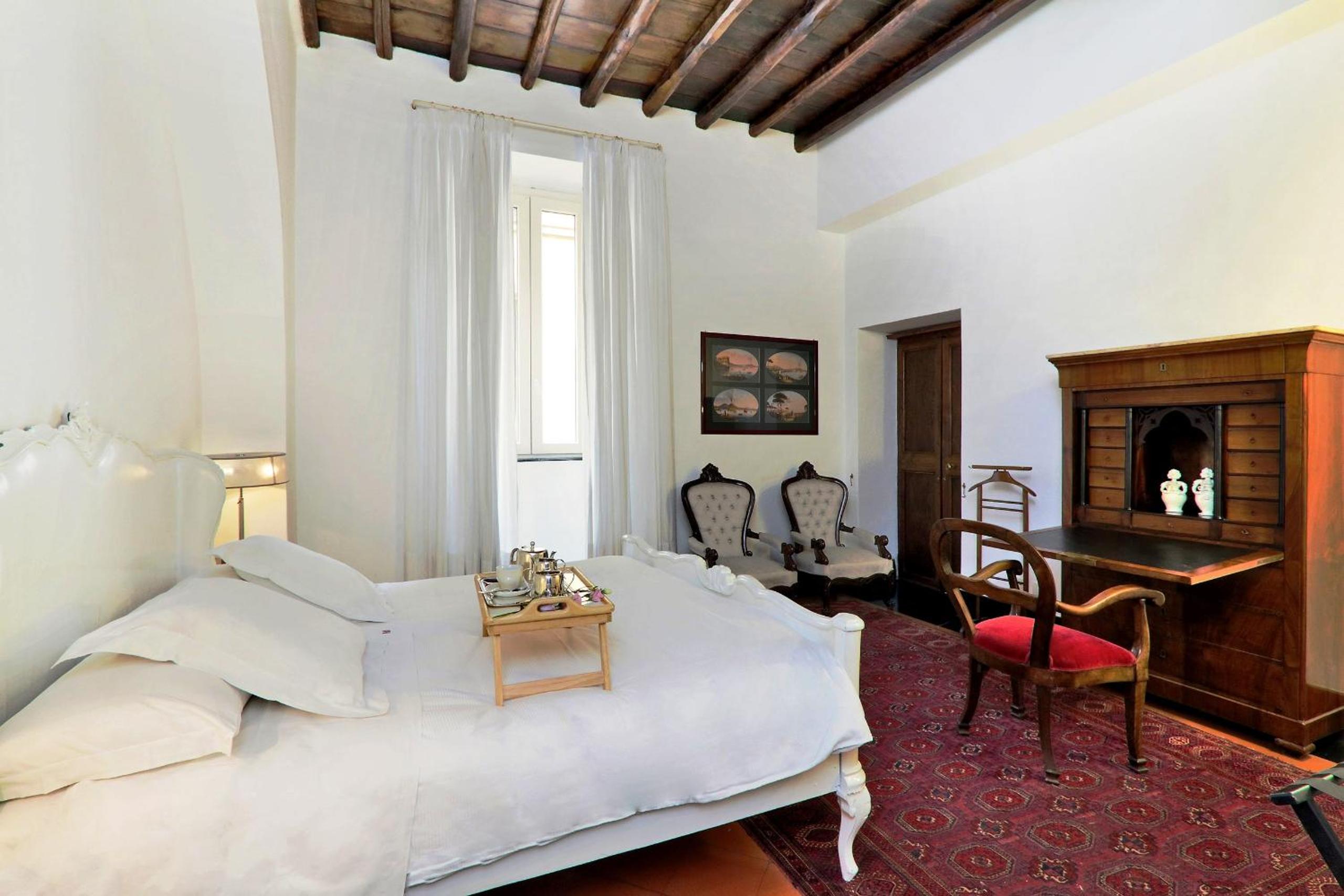 ROMAC Leone Apartments