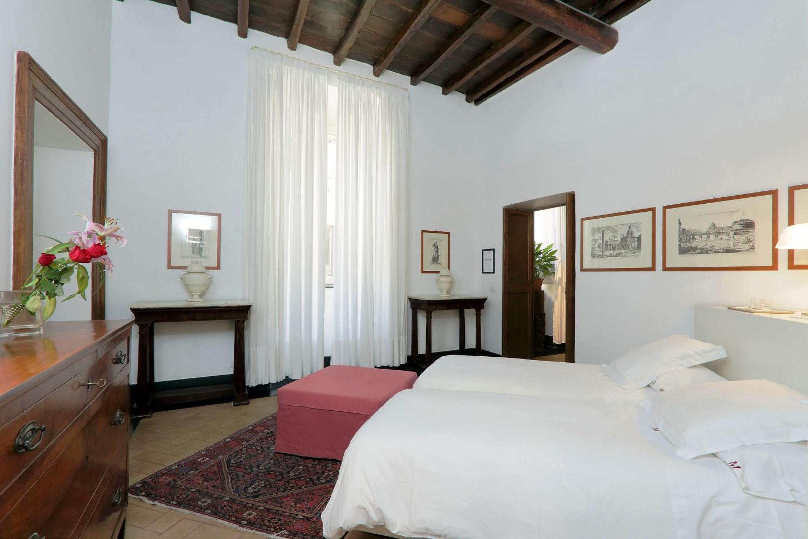 ROMAC Leone Apartments