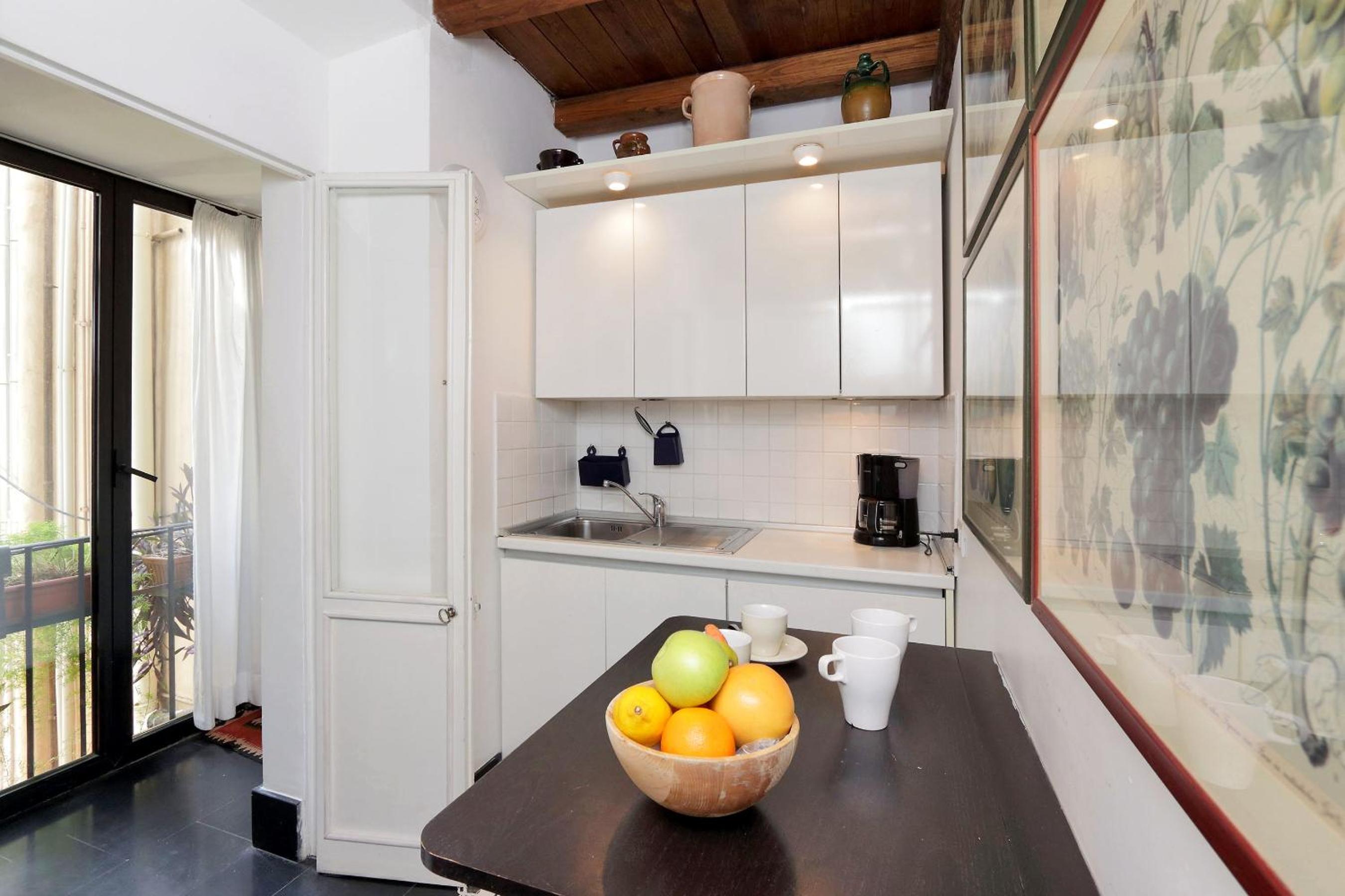 ROMAC Leone Apartments