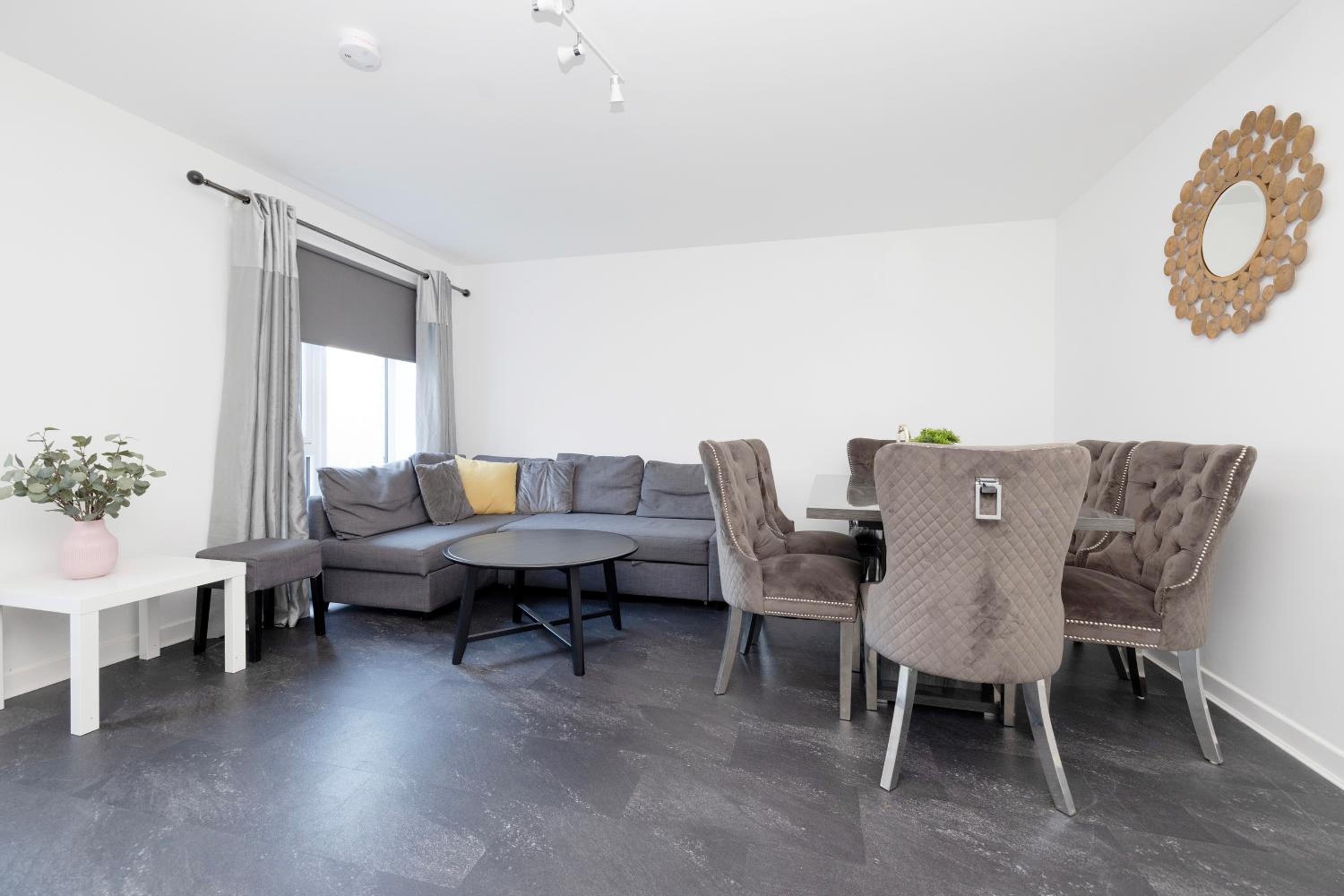 Stylish 3BR Home with Garden & Free Parking - Near O2 Academy & City Centre view 4