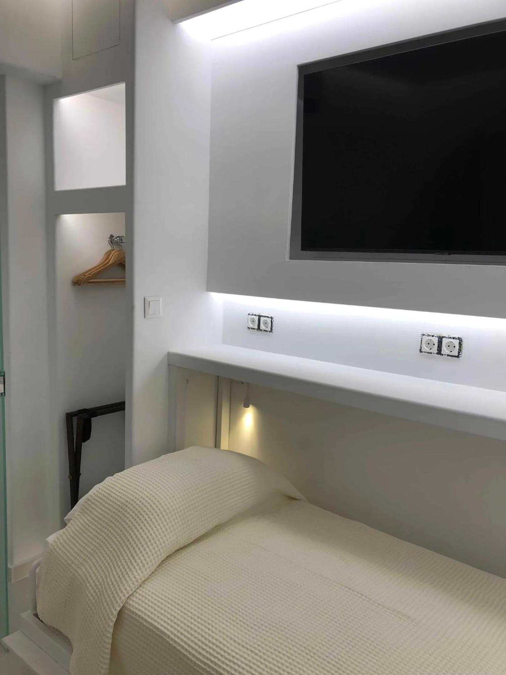 SeaRock Rooms and Suites photo 4