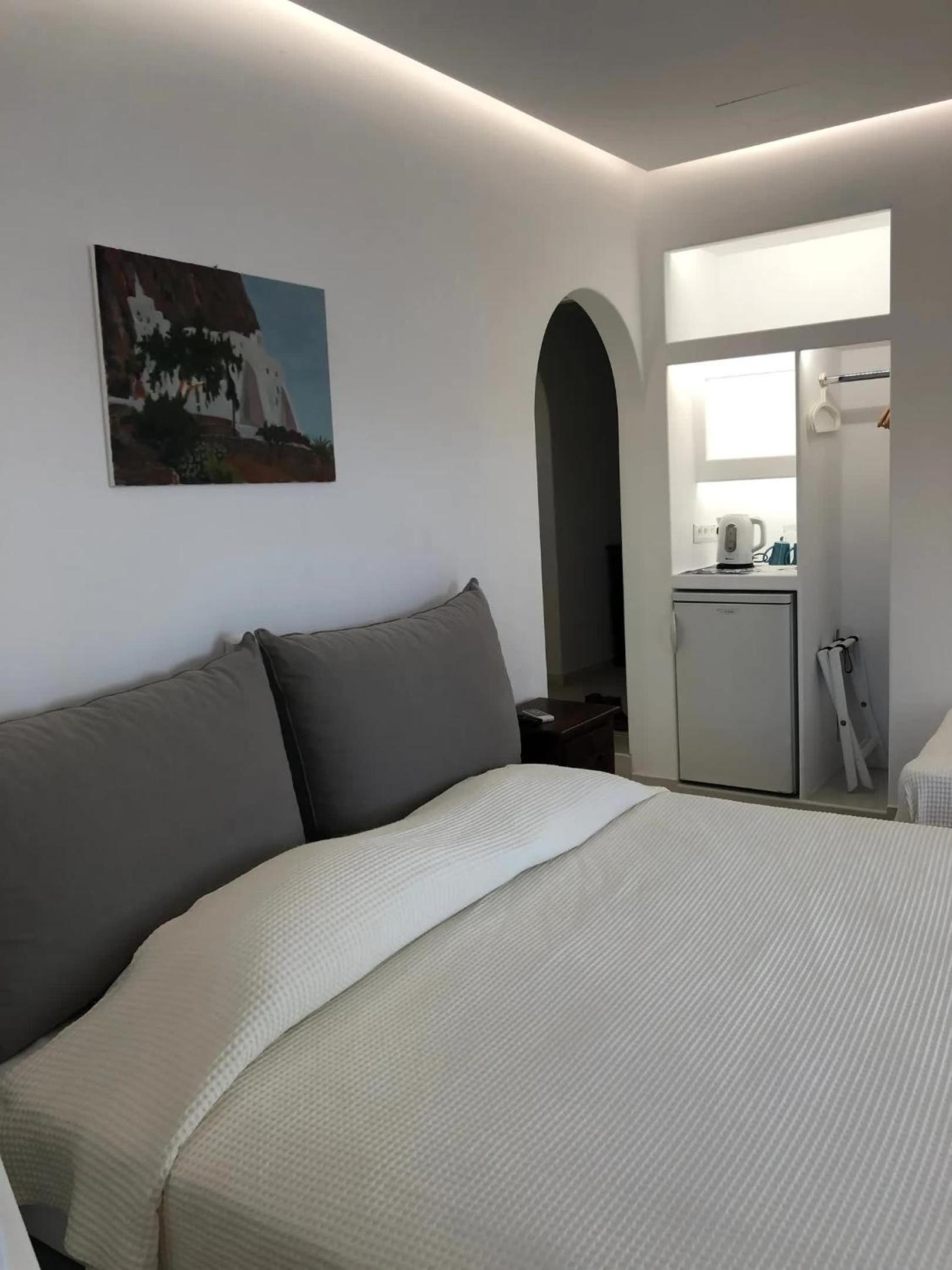 SeaRock Rooms and Suites photo 2