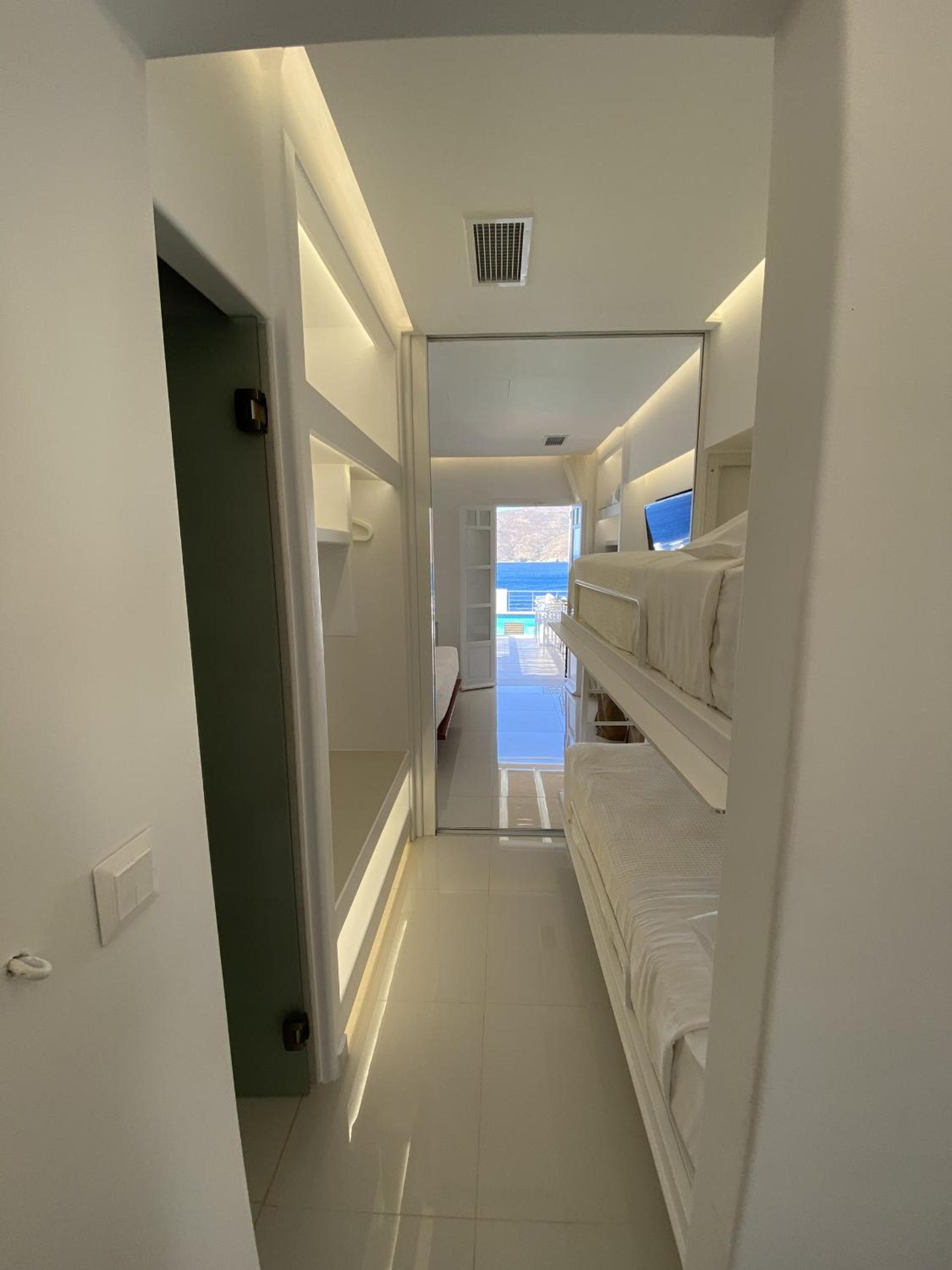SeaRock Rooms and Suites photo 5