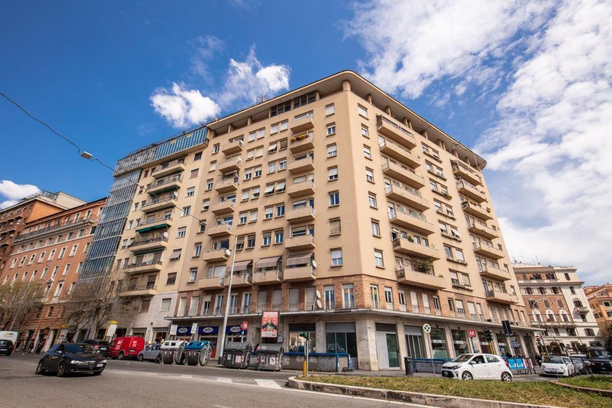 Hotel Laura en Rome — building
