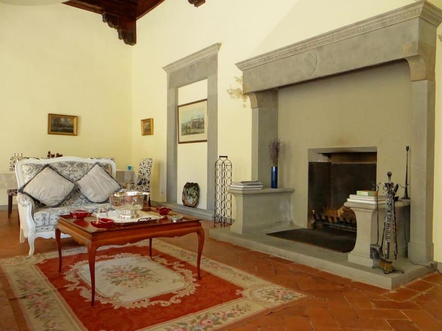 Pian dei Giullari Suite photo 4