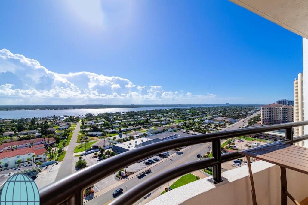 "SHERWIN" Upscale Oceanview Condominium Relax by the sea #1707