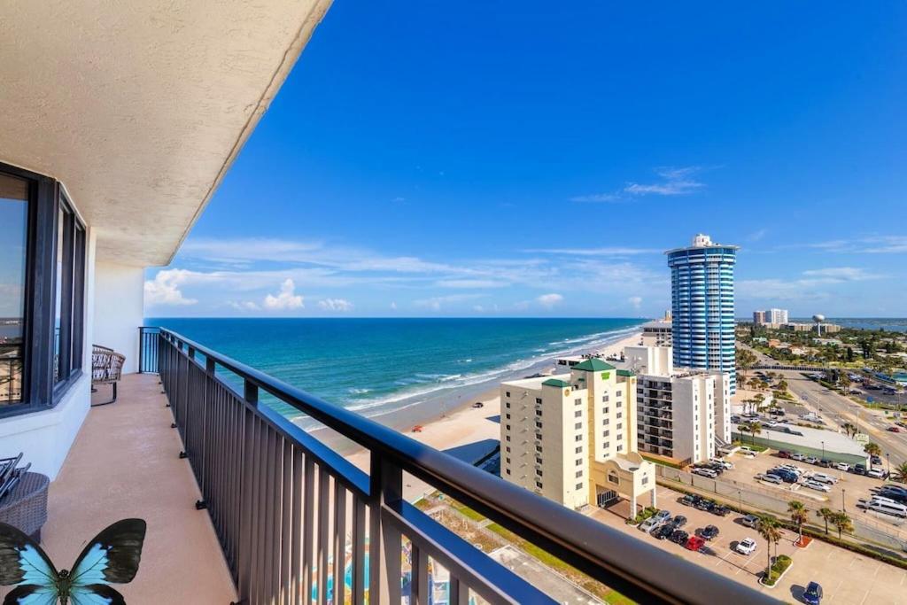 "SHERWIN" Upscale Oceanview Condominium Relax by the sea #1707