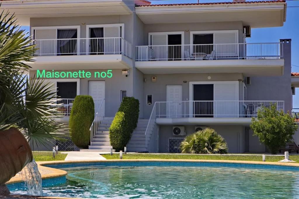 Family Maisonette with pool #5 view 5
