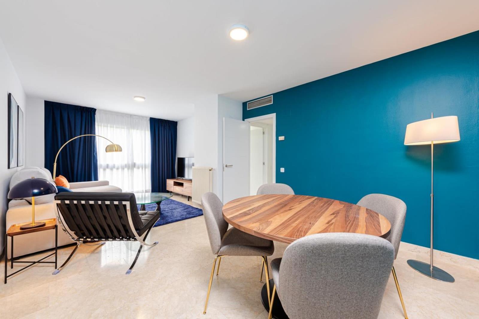 Los Robles Stylish & Modern 1 Bedroom Apartment in Madrid Conde Orgaz view 3