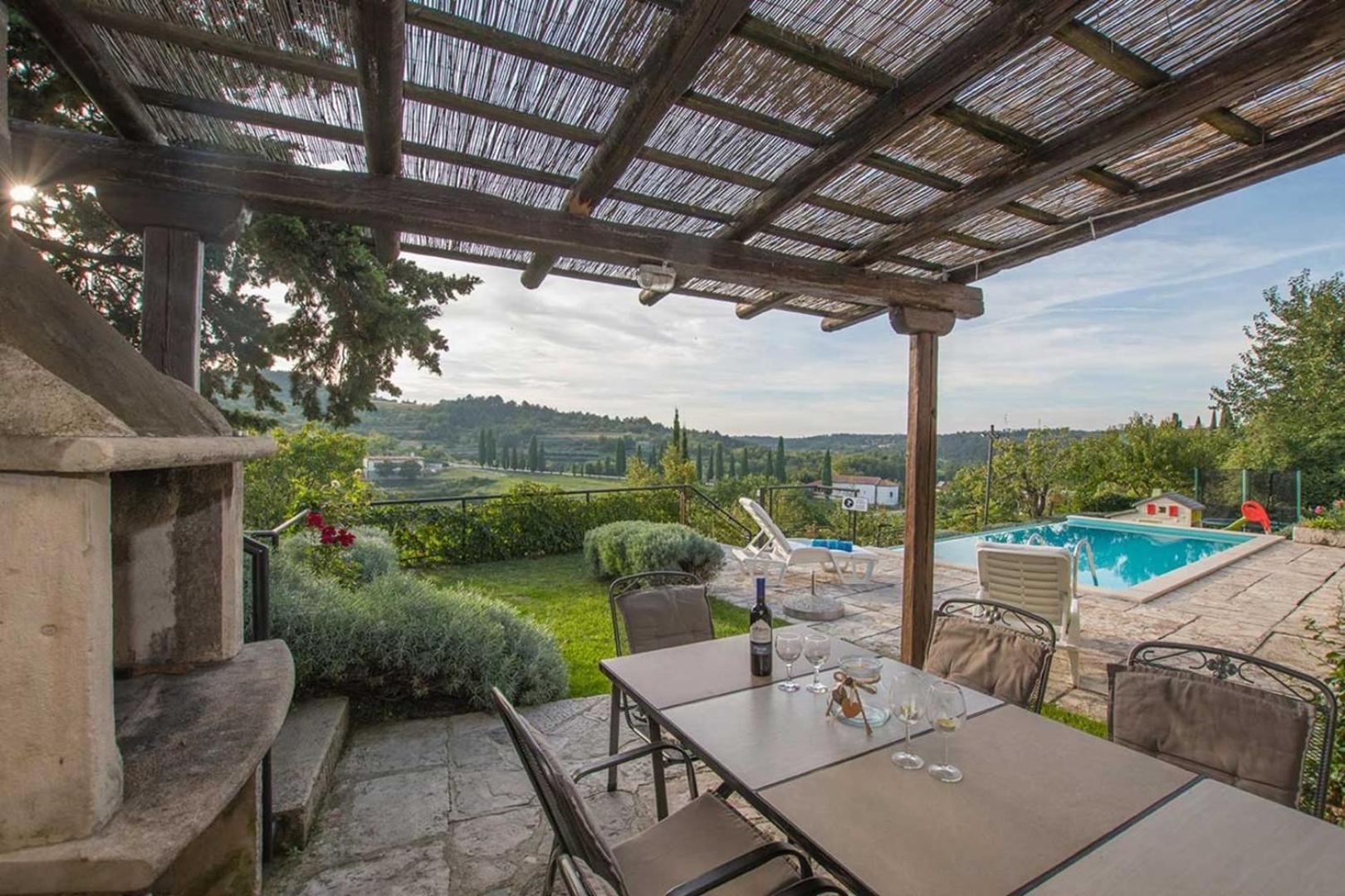 Villa Belle with pool for max 12 Persons in Oprtalj view 5