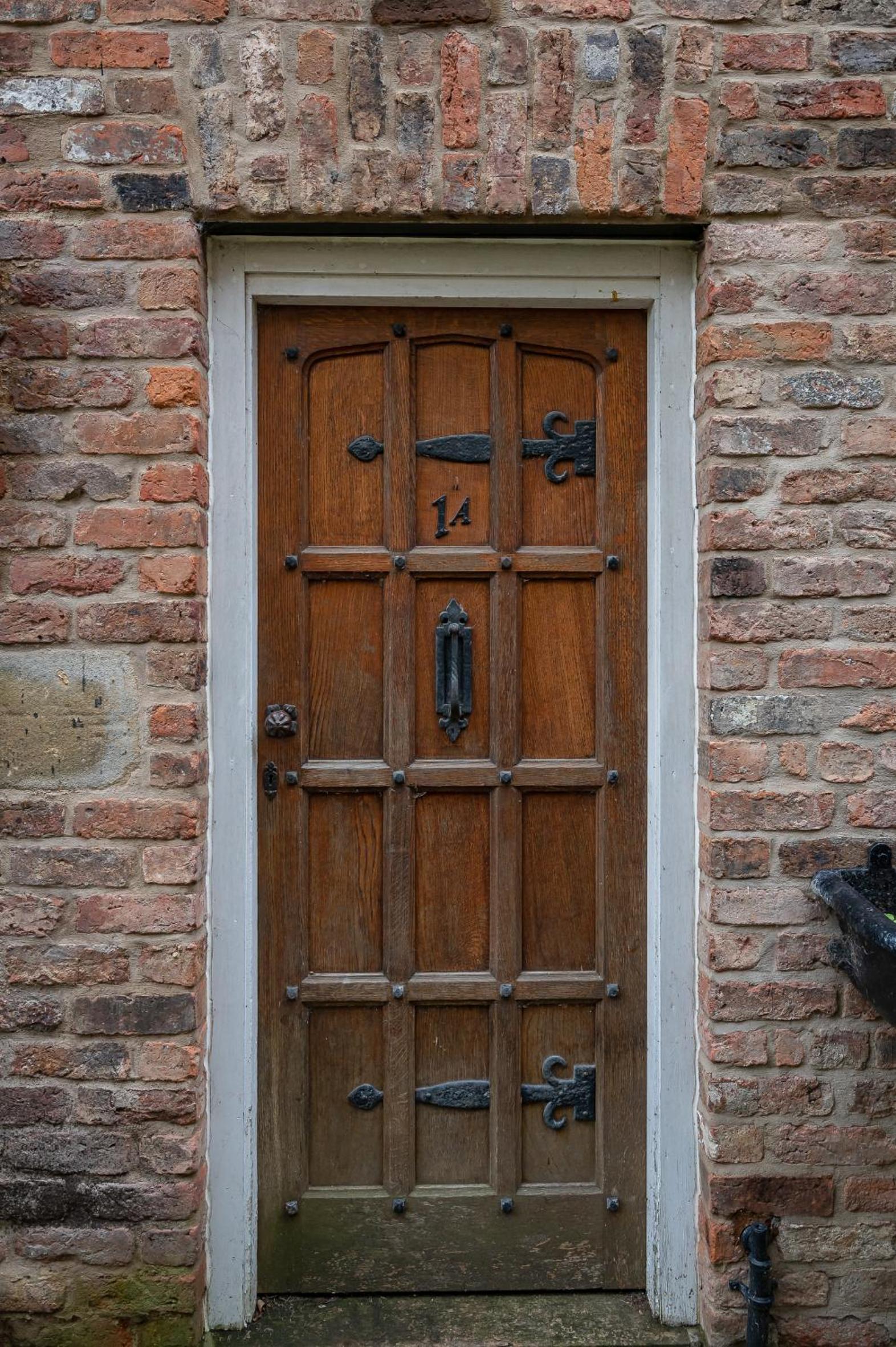 Crookback House