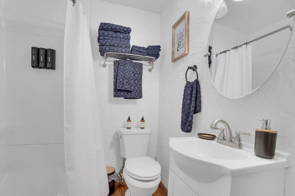 Lovely Bright Lansing Home 3 Bedrooms / 2 Bathrooms view 3