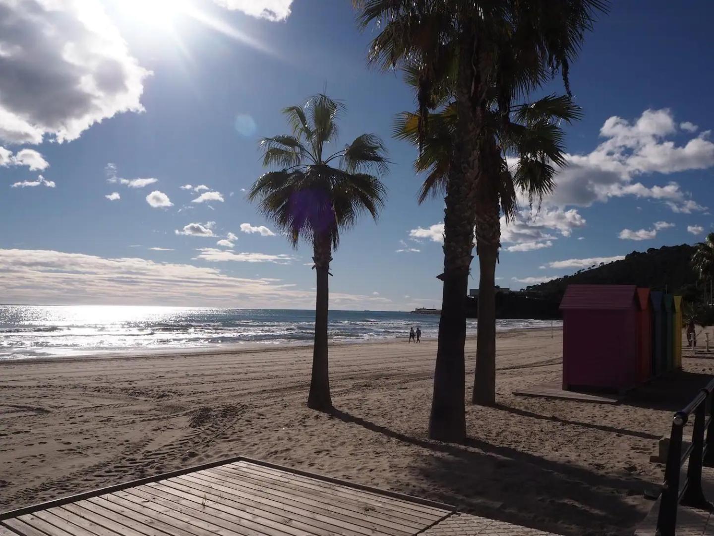 Lujoso apto a 30 metros de la playa view 3